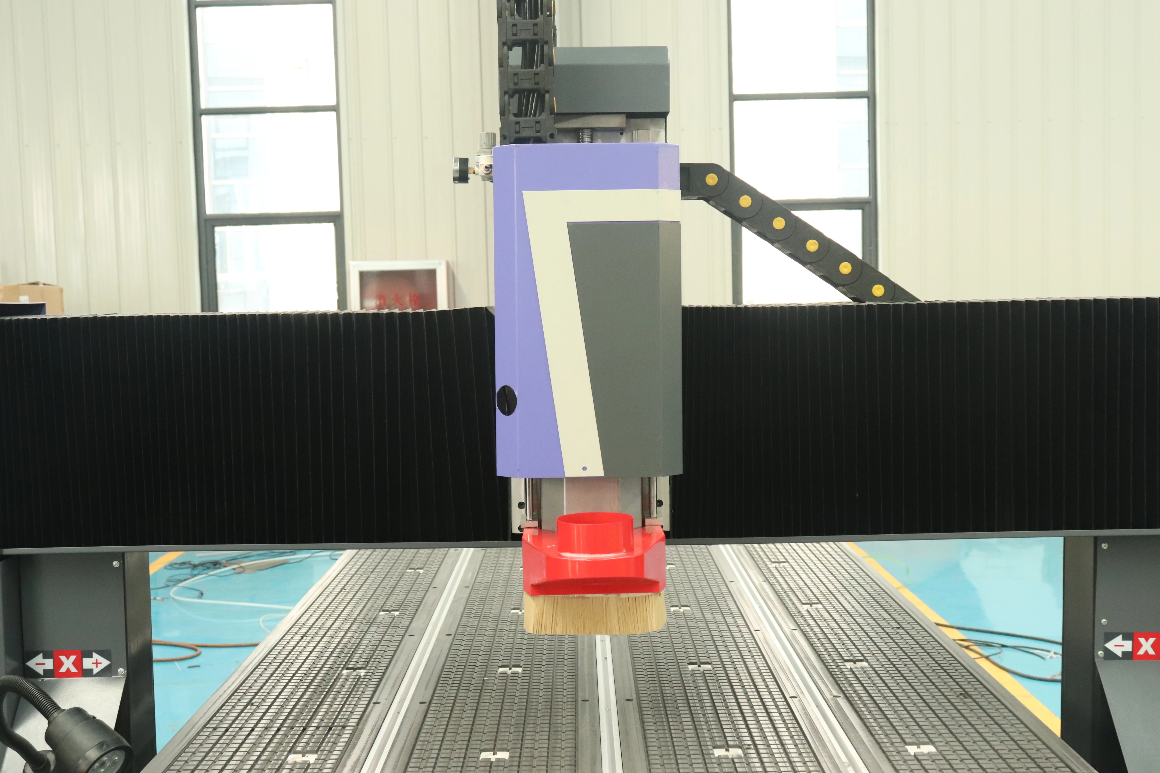 Yaskawa Japan servo motor and deriver for ATC woodworking cnc router machine 1530 with HSD spindle