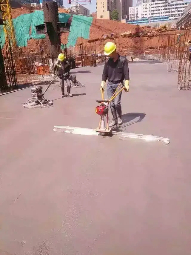 Gasoline Concrete Vibrating Ruler Vibrating Ruler Troweling Machine  Surface Finishing Screed Vibrator Ruler