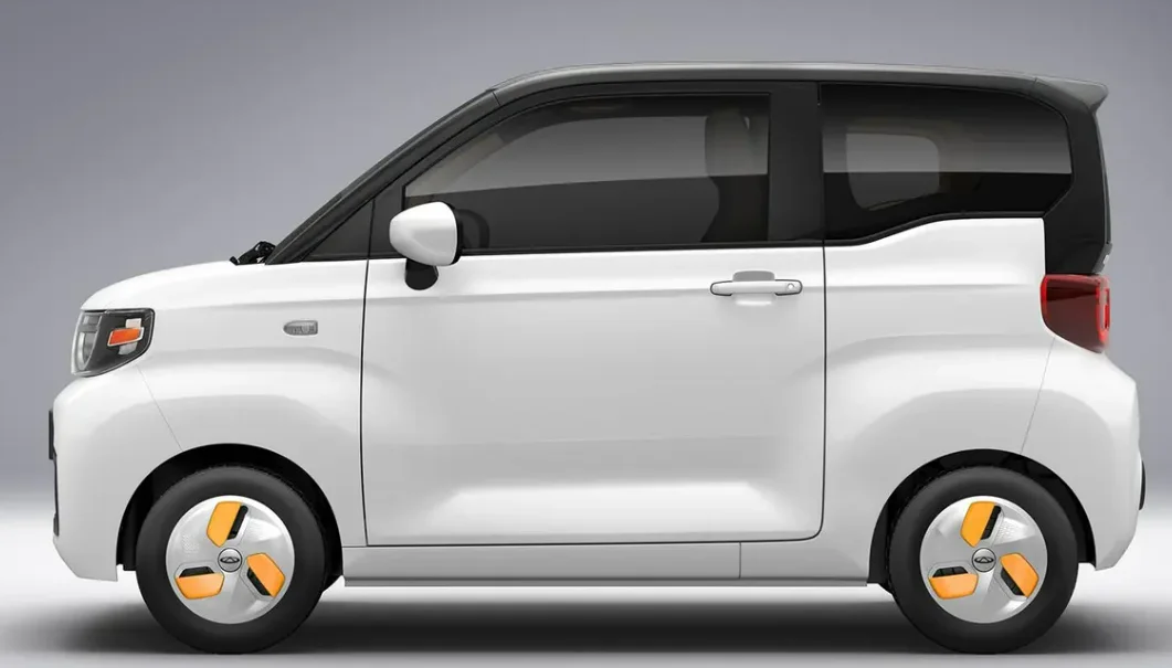 Low Price Wholesale High Speed Closed Mini New Electric Car for Sale