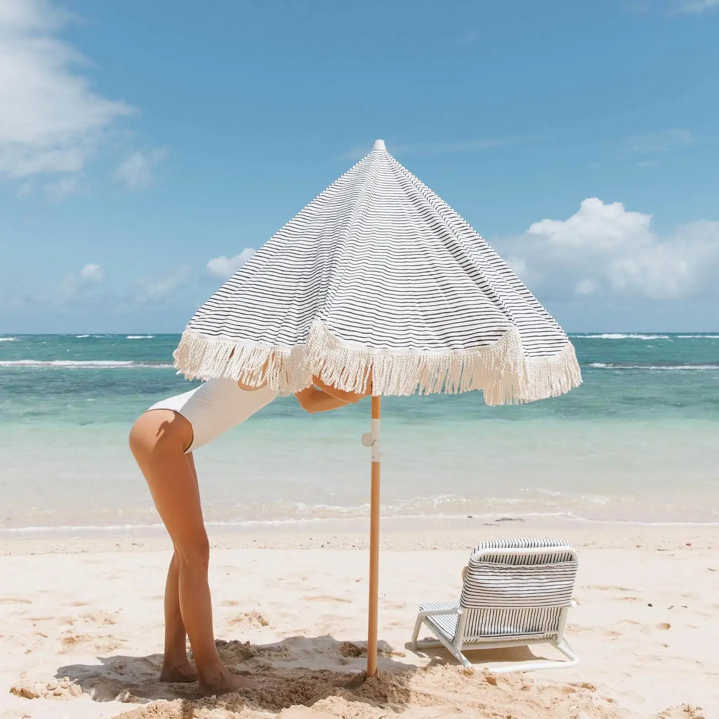 Premium 6.5ft Beach Umbrella Complete Shade Coverage Portable Folding 6ft Solar Beach Umbrella with Tassels