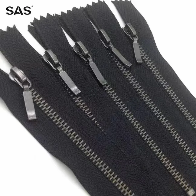 SAS аксессуары Поставщик оптовая продажа пользовательский размер логотипа цвет черная лента открытый конец металлическая молния