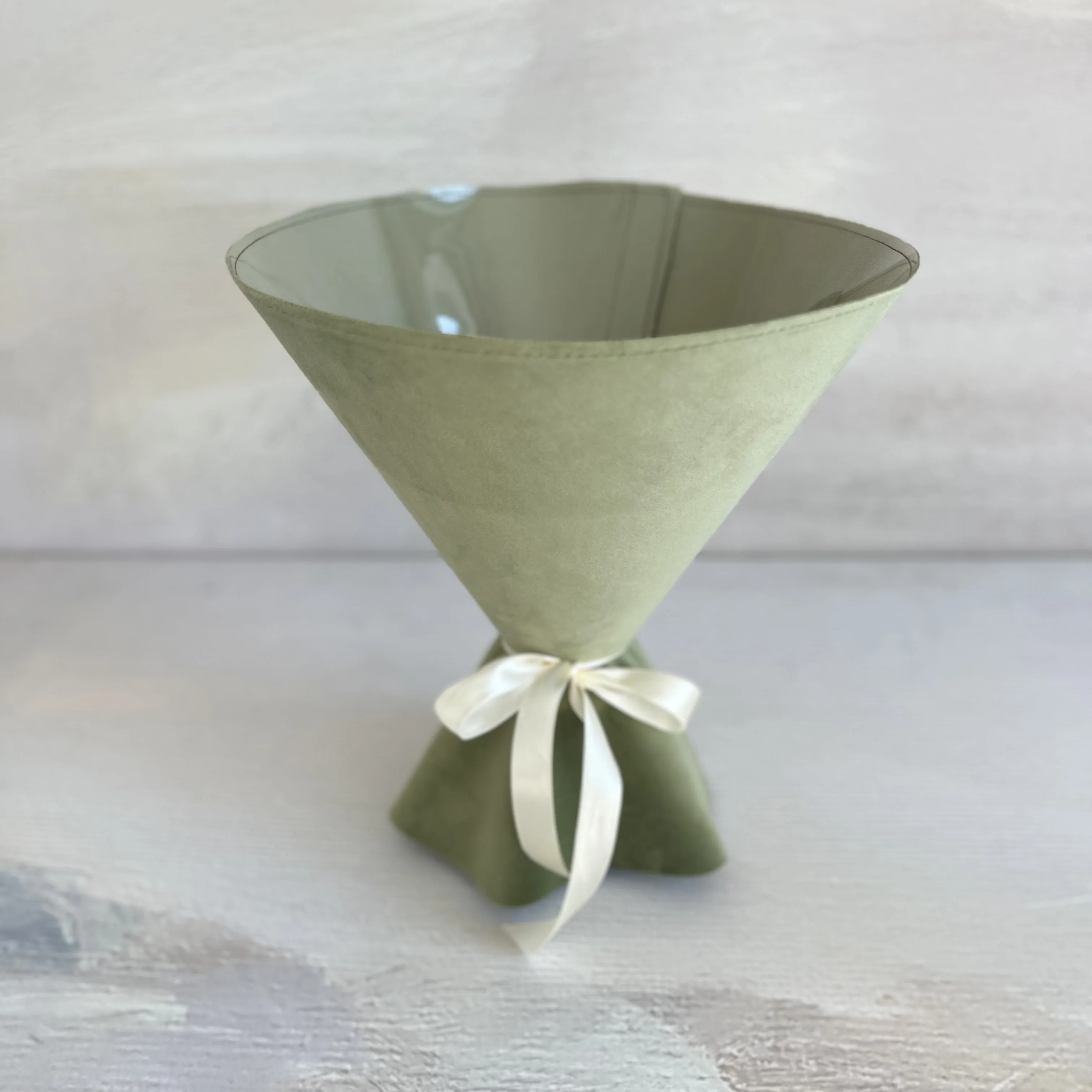 Ready-to-assemble velvet flower package/ Conic, triangular, pentagonal & round shapes/ Gift flower packaging for bouquet