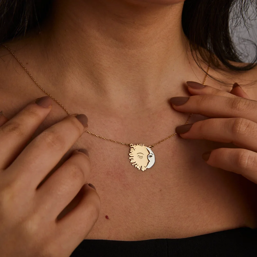 N1956 Waterproof&Non Tarnish Fashion Stainless Steel Two-tone Sun Moon Pendant Necklace Face Choker Necklace