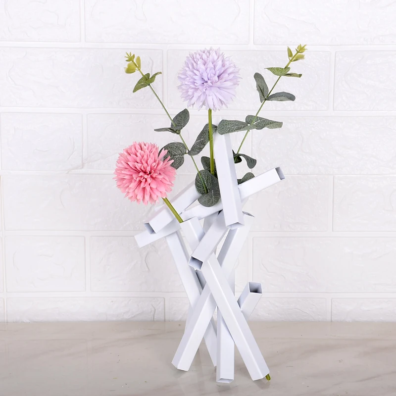 METAL DESKTOP DECORATIONS MODERN NORDIC DECORATIVE ACCENT HOME MINI FLOWER VASE SHOWPIECES FOR HOME DECORATION