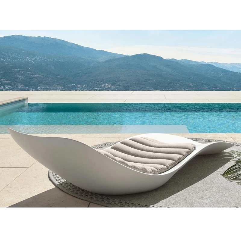 Refined CF117 Leisure White Plastic Outdoor Pool Sunbed Hotel Suitable Sun Daybed Lounger Chaise Beach Lounge Chair