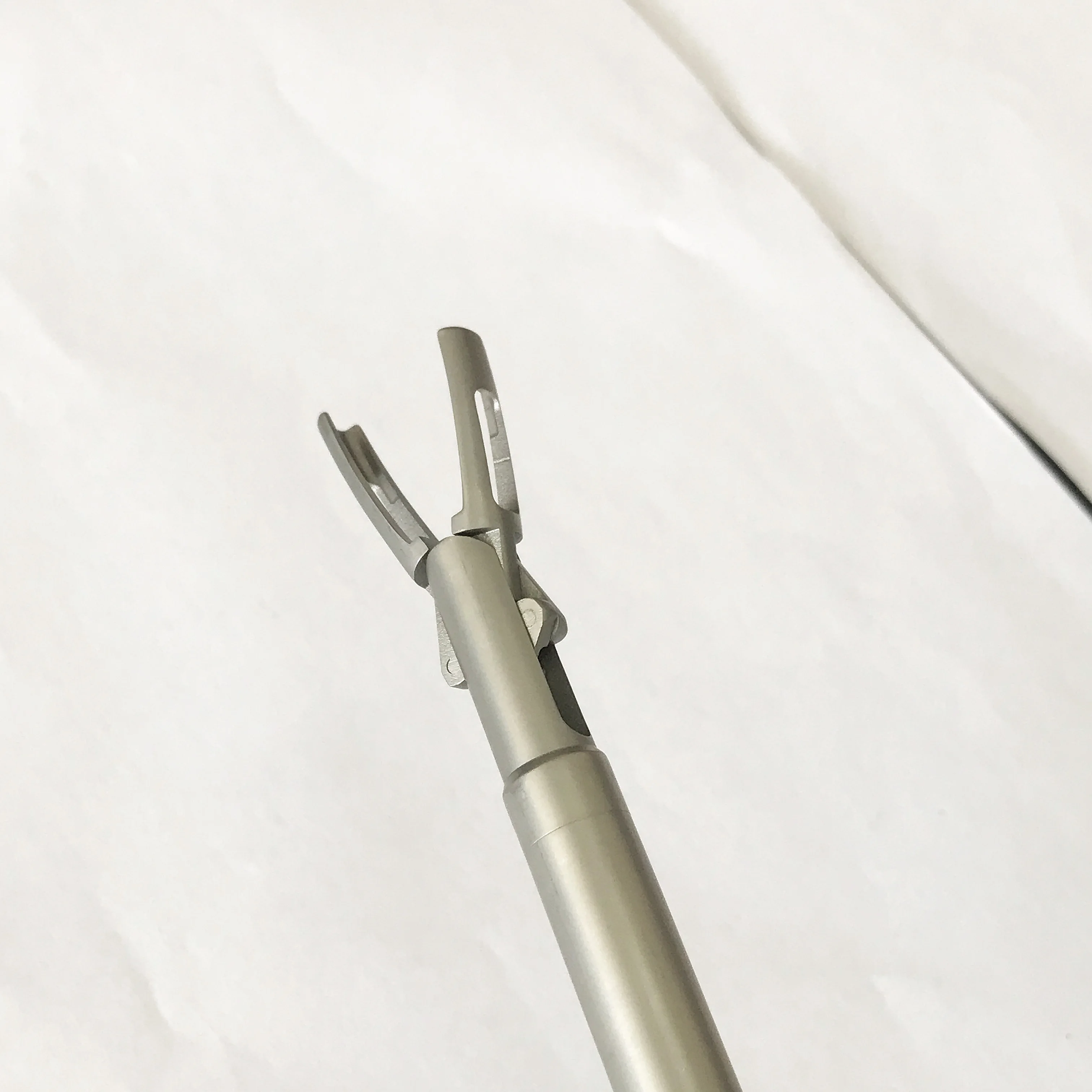 Laparoscopic forceps reusable bulldog forceps hemostatic clips