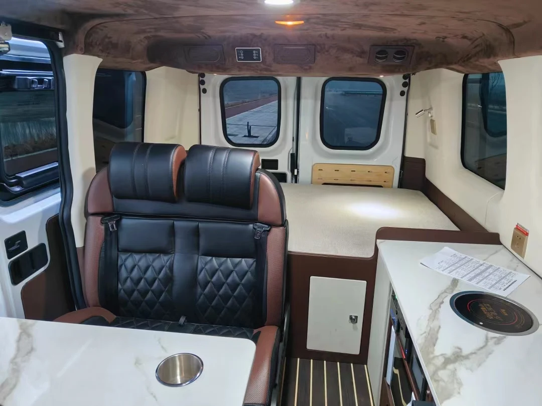 4WD Luxury Outdoor 4x4 Campervan Motorhome IVE.CO 170hp Diesel Engine Euro5 LHD Battery Furniture Air Conditioner Refrigerator