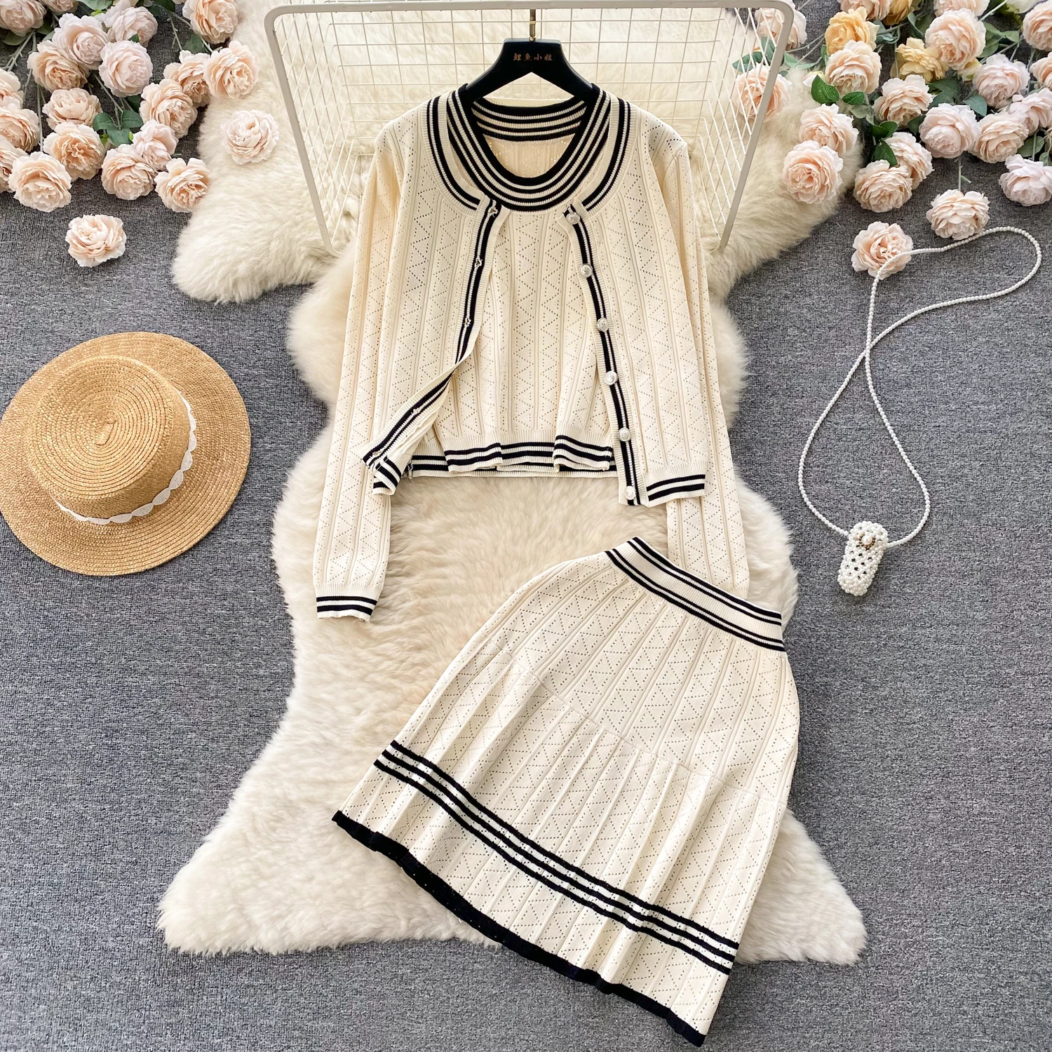 Summer Korean 2 Piece Set For Women Sleeveless Top And Knitted Hip Skirts Set Clothing Wholesale