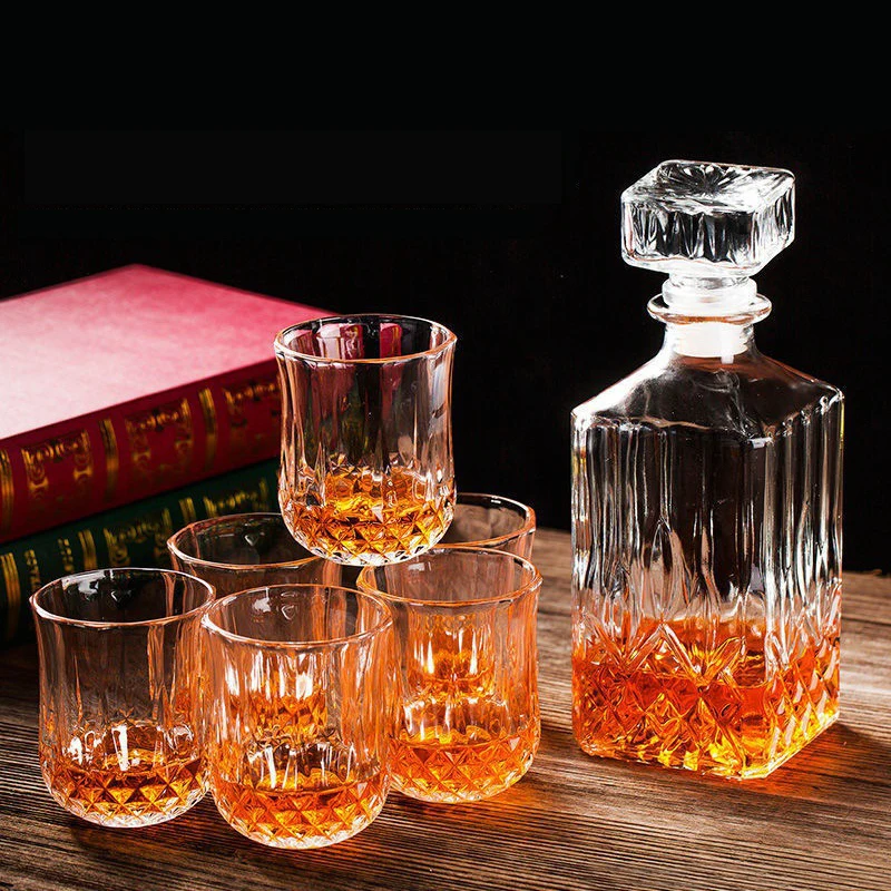 Wholesale Unique Shape Fancy 1000ml Glass Wine Whiskey Liquor Decanter Set With 4 glass