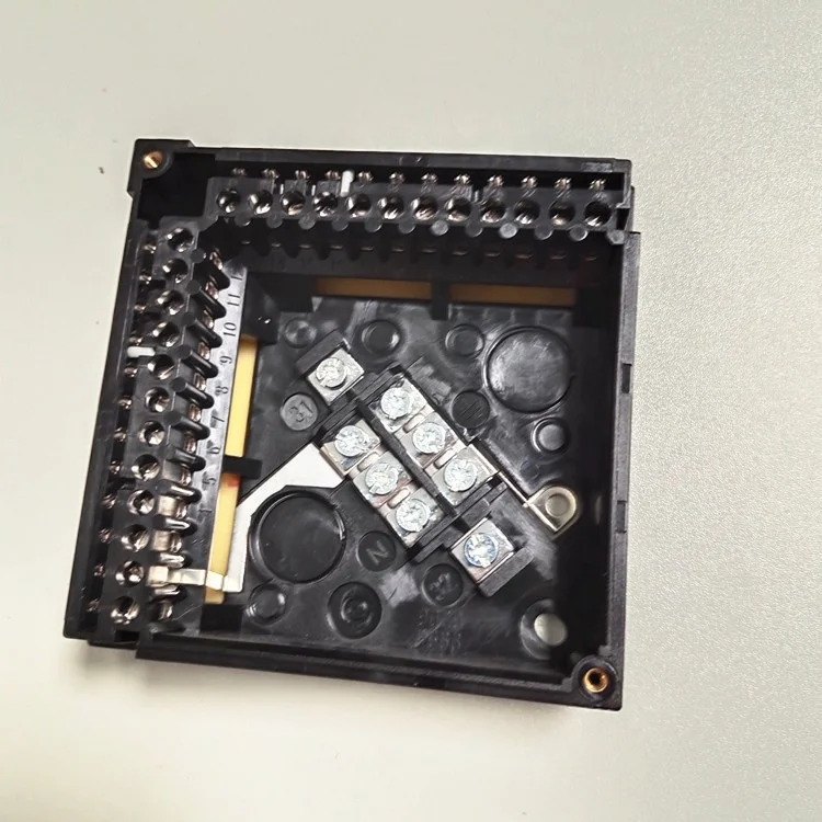 AGK11 LOA24 LME11 LME21 LME22 LMG LFS burner control box base siemens burner controller base boiler spare parts