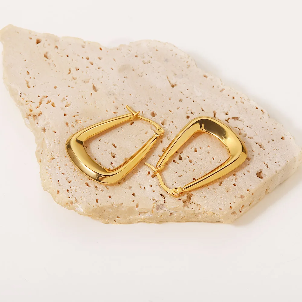 Factory Sale 18K Gold Plated Titanium Steel Smooth U-shaped Hollow Earrings For Women