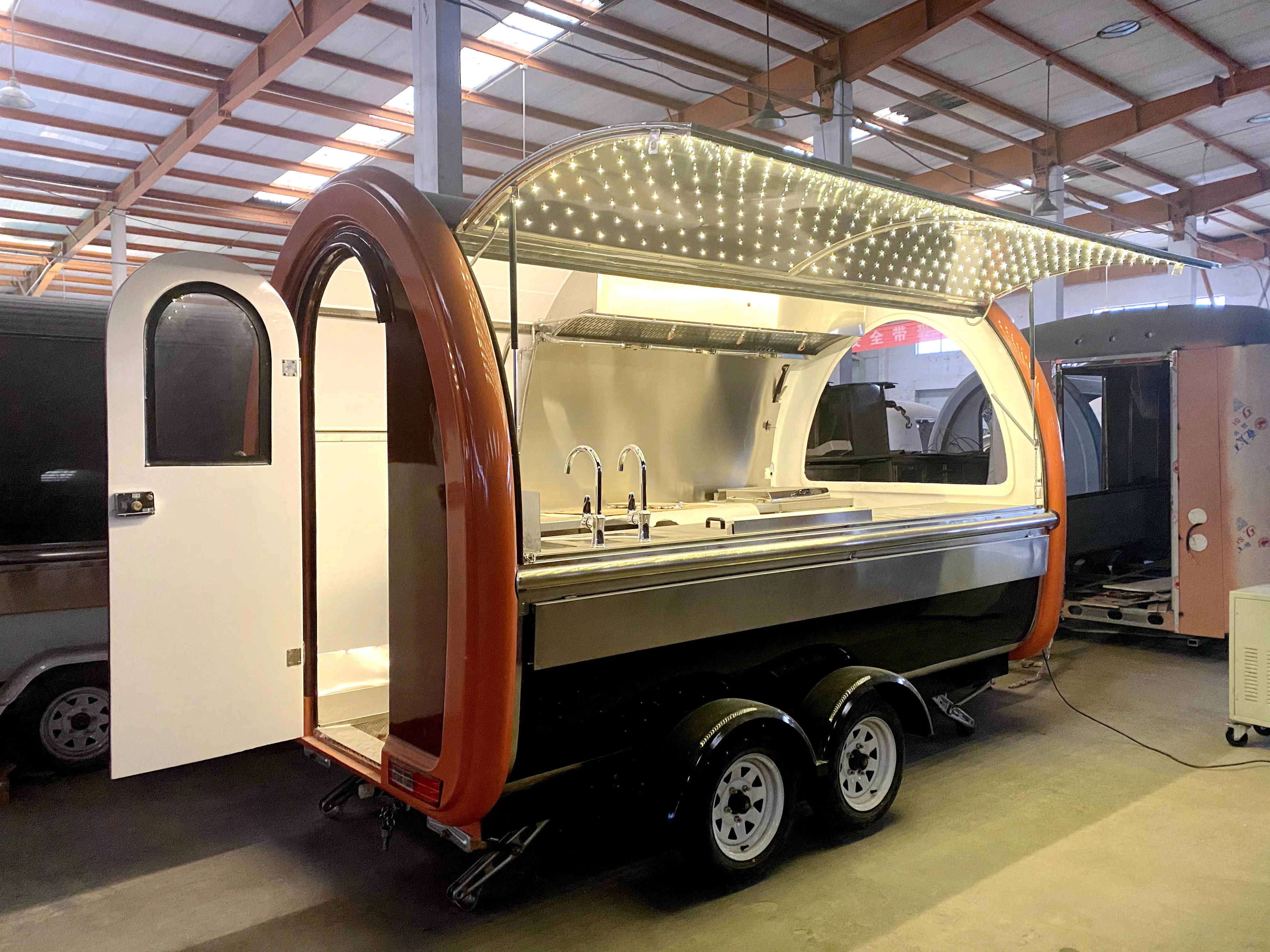 Open New Movable Nut Food Truckortable Samosa Fosnack Baror Sale Food Trailer Customized Mobile Restaurant Restaurant Equipment