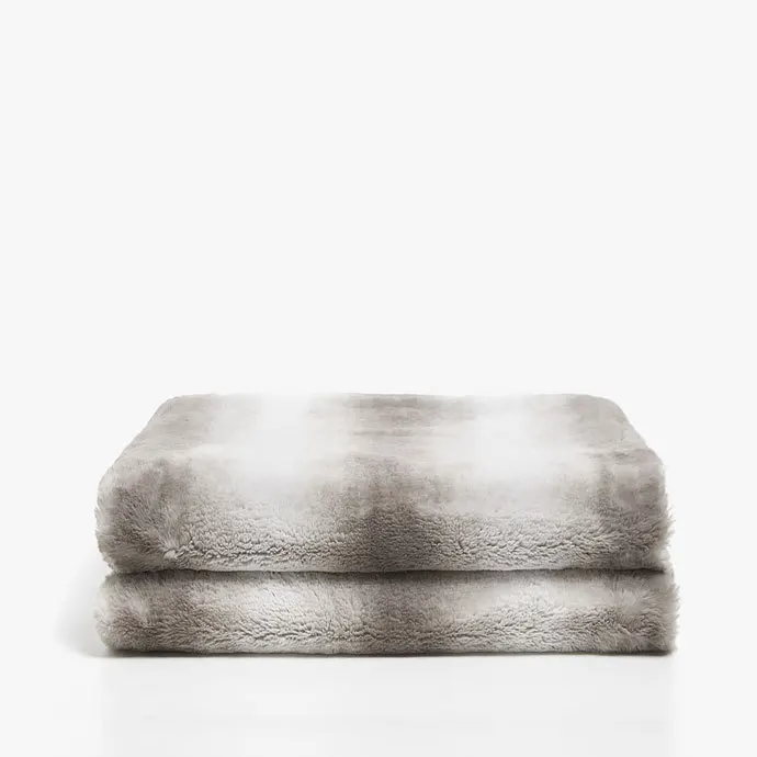 Wholesale Luxury winter Shag minky fluffy soft warm other polyester polar fleece Faux Fur blankets Throws for sofa home decor