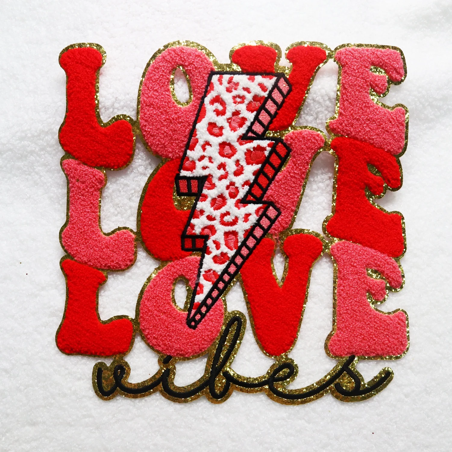 Hot Sale Valentine S Day Chenille Patches Love/Xoxo/Be Mine Iron On Chinese Valentine Heat Patches With Gift 2024