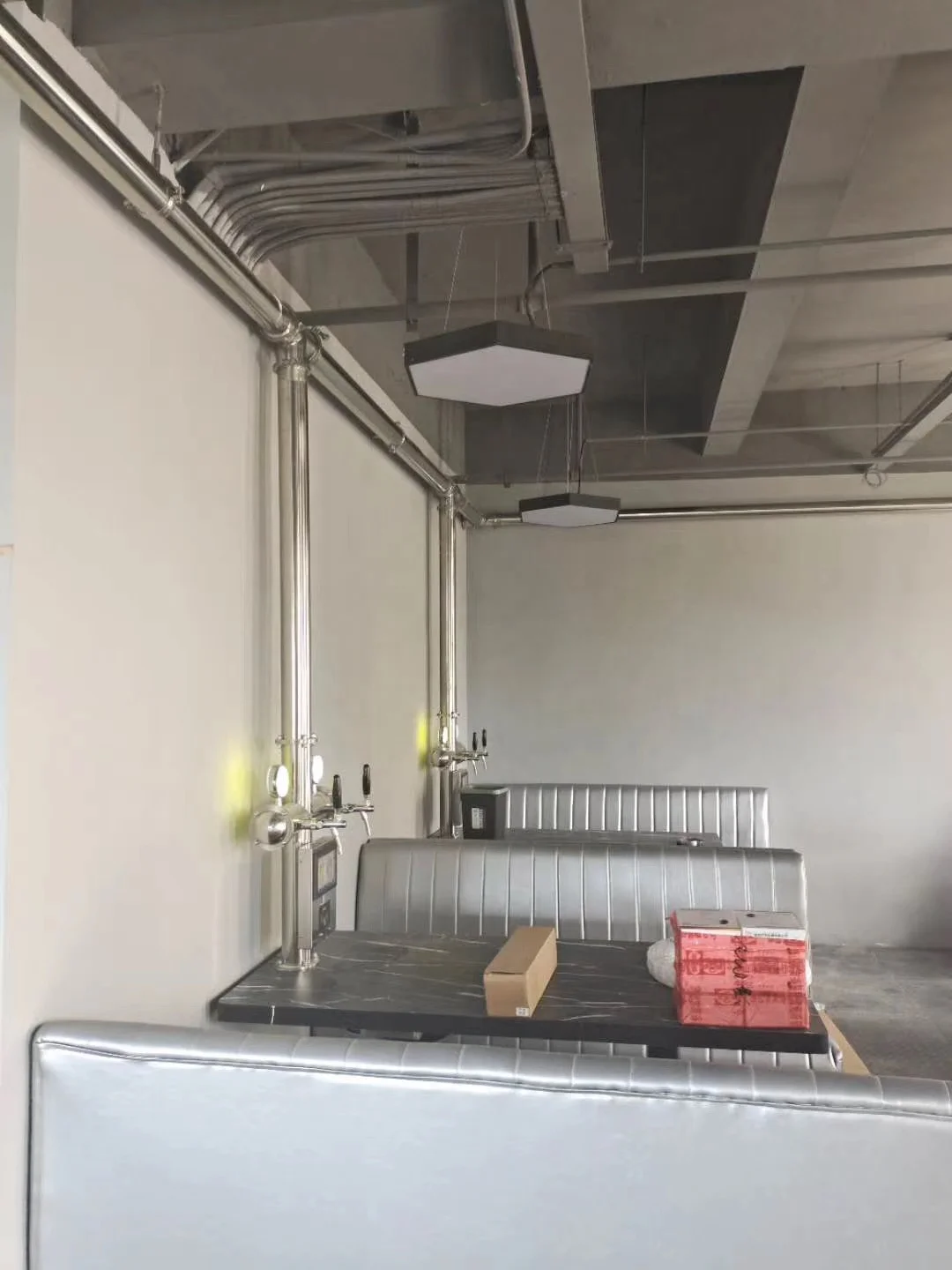 Recharge induction membership card selfpay self-serve table taps beer dispenser system