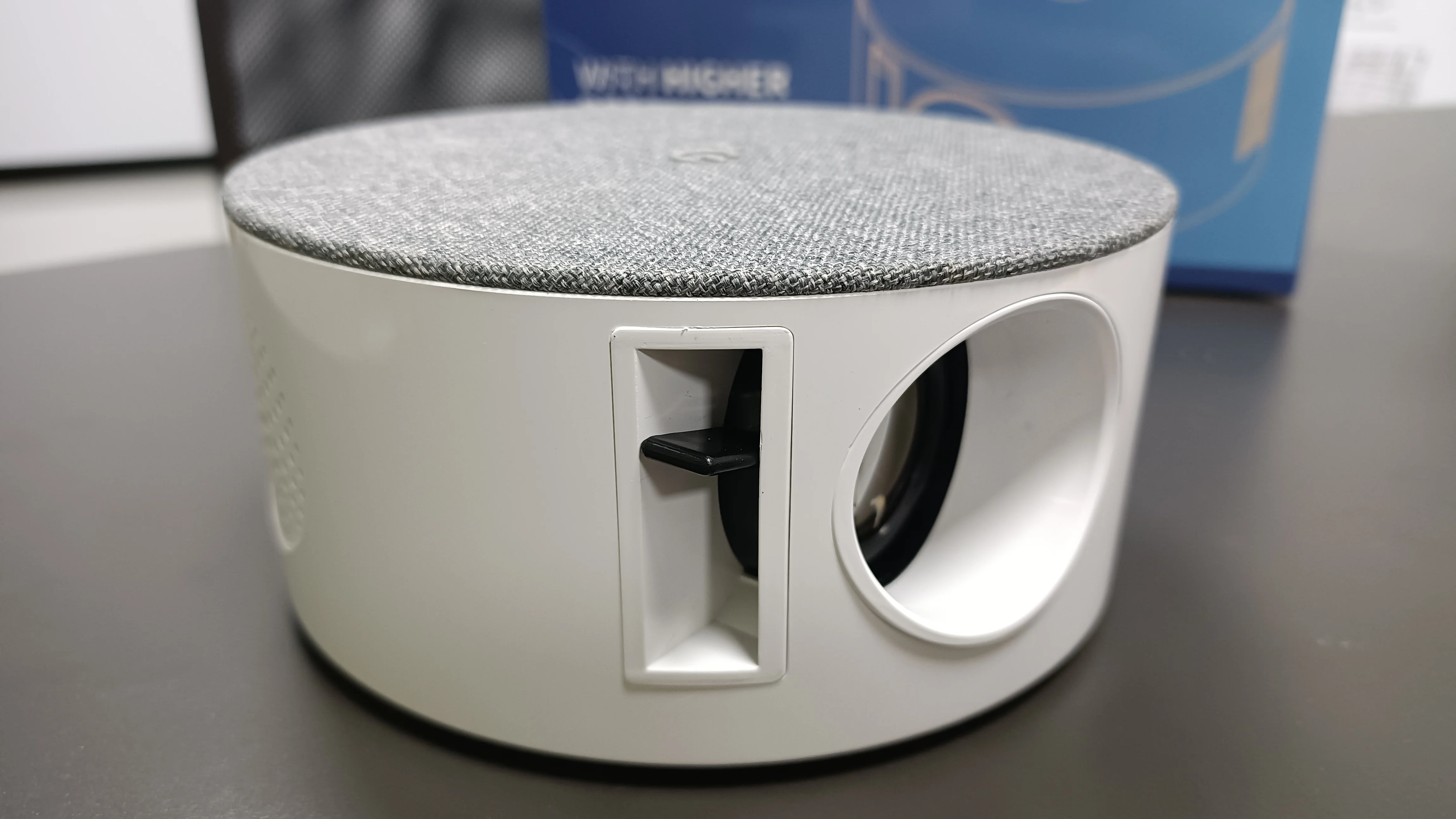 4K LCD LED projector Original mini Projection TV 150 inch screen 480P 720P multimedia phone mirroring screen share projector