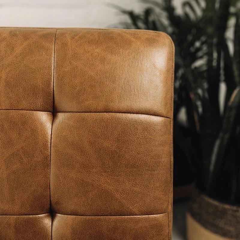 Classic Barcelona Chair Thickened Upholstered Metal Feet Bedroom Furniture Commercial Decorative Chairs Faux Leather White Bone