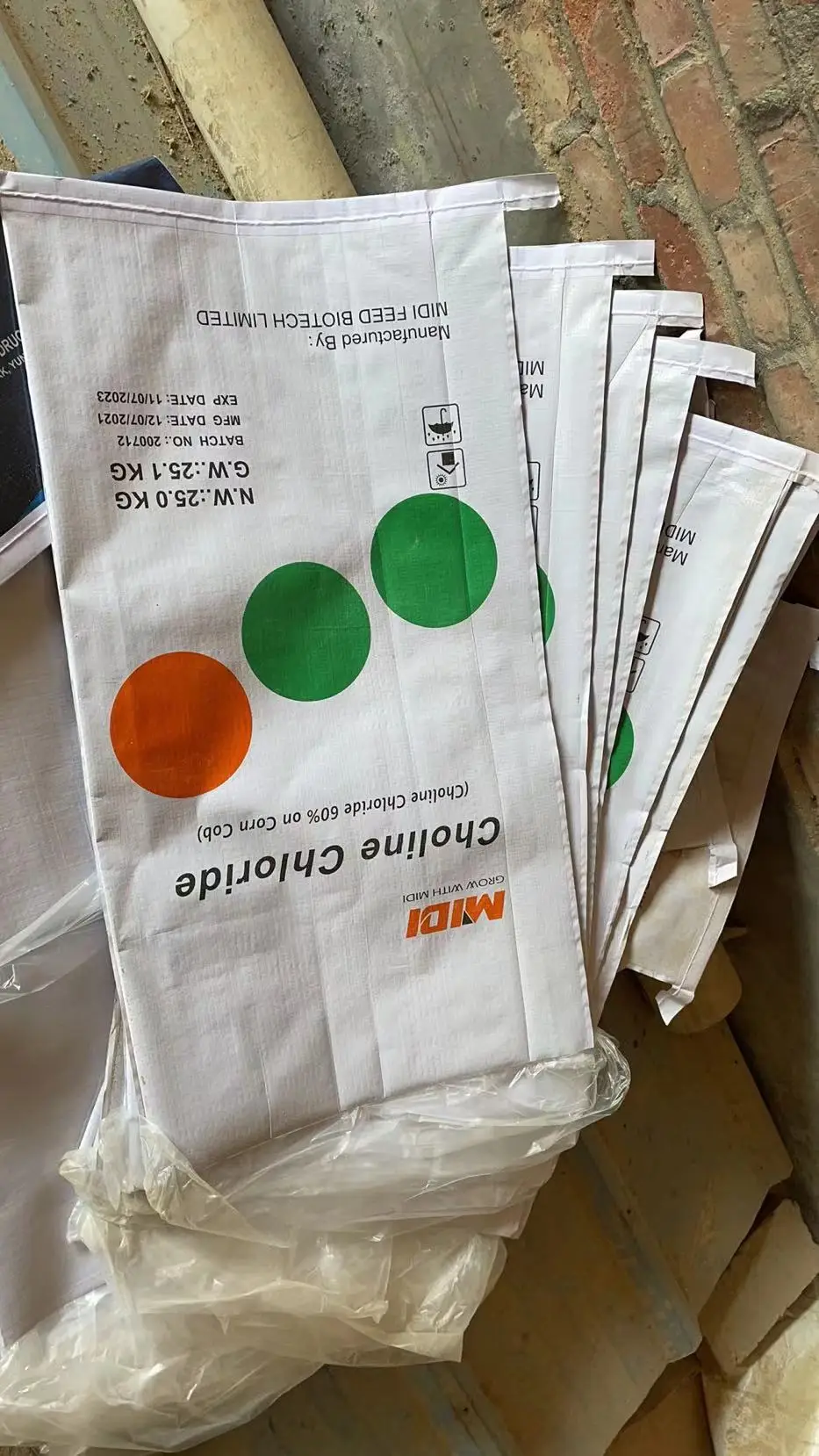 60% Purity Choline Chloride Feed Grade Amino Acid Additives for Fish Dog Pig Cattle Horse Other Animals