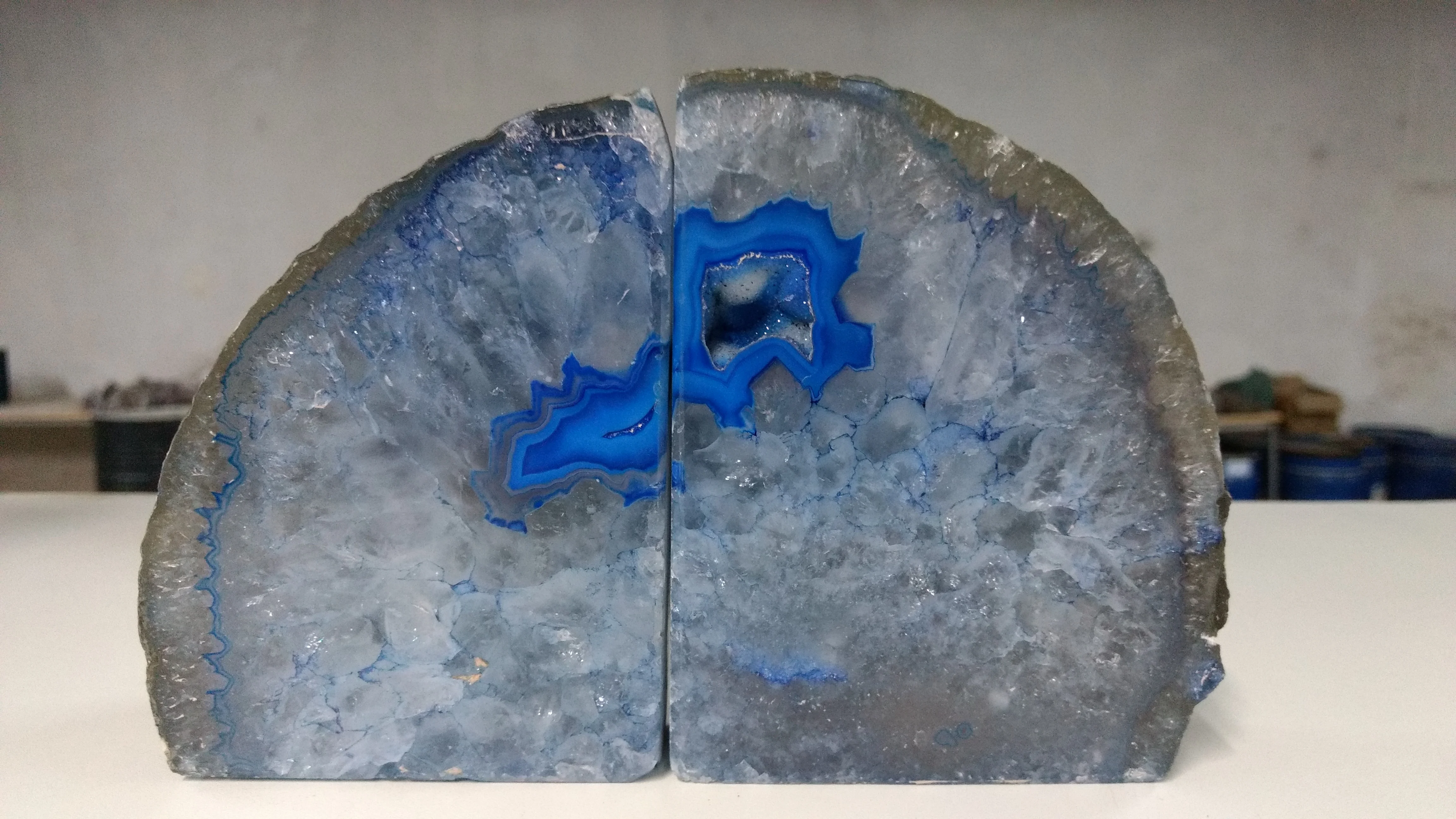 Книжные блоки с голубым агатом