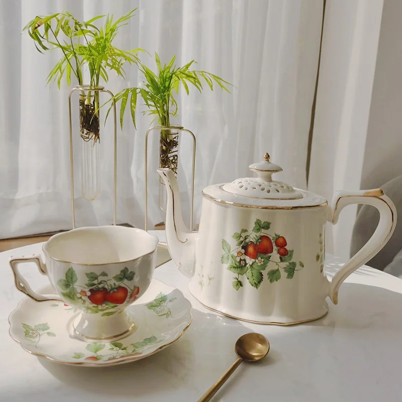 Gold Rim Ceramic Porcelain European English Vintage Coffee Tea  Cup Saucer Tea Pot Strawberry Cups Set