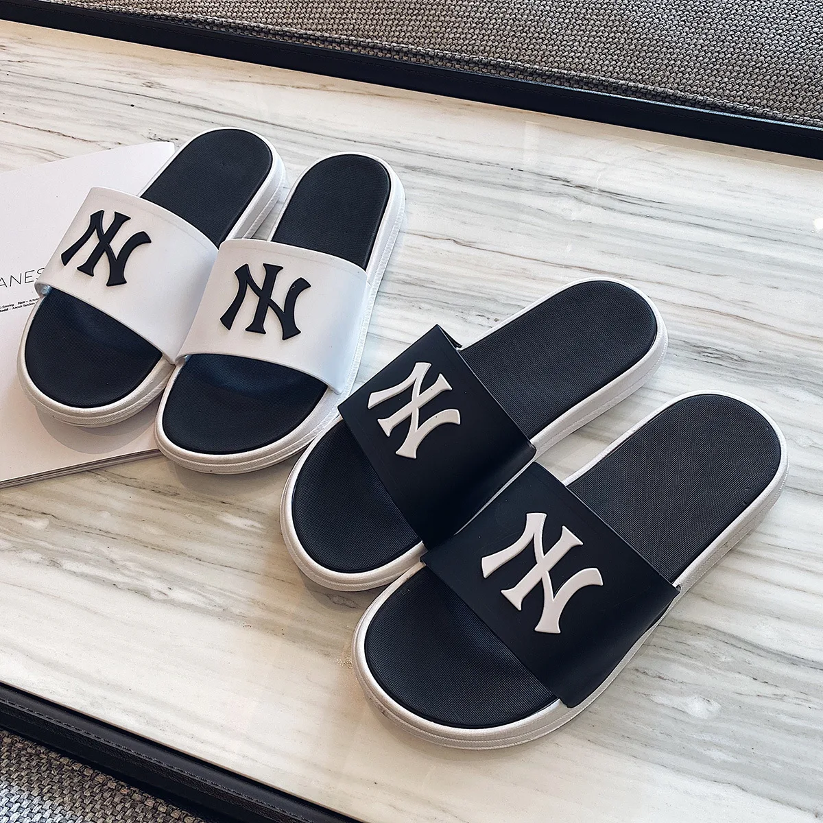 2024 Шлепанцы мужские летние модные шлепанцы уличные Нескользящие пляжные туфли Модные Отличительные