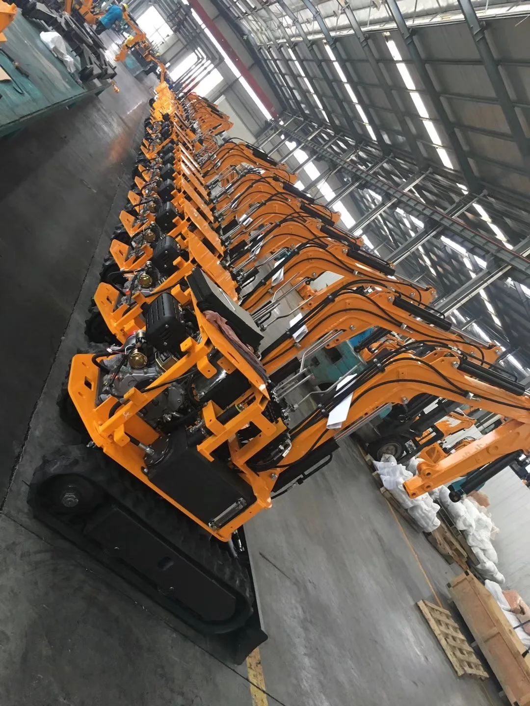 High Quality 1T Mini Excavator 1ton With Japan KUBOTA engine, Boom Swing and Retractable tracks