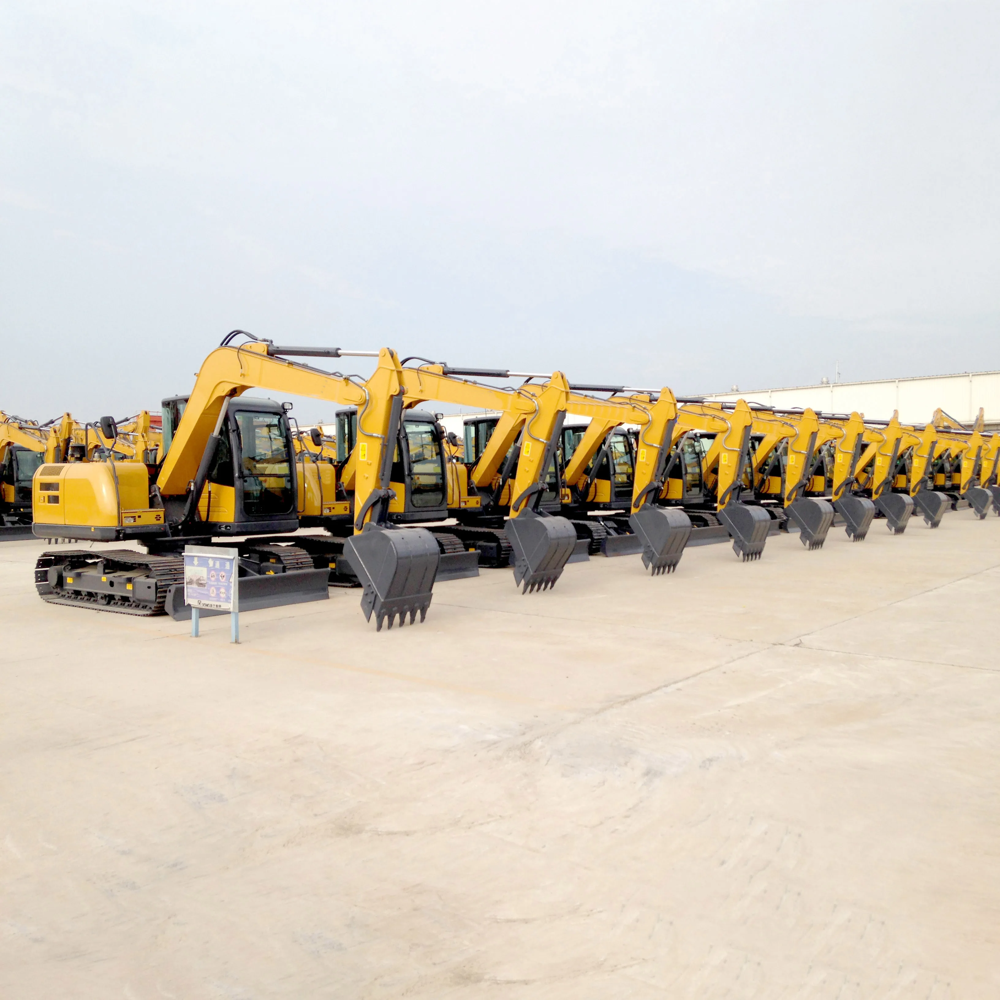 Hot Selling 8 Ton Small Crawler Excavator  XE80D with break hammer with Good Product Quality