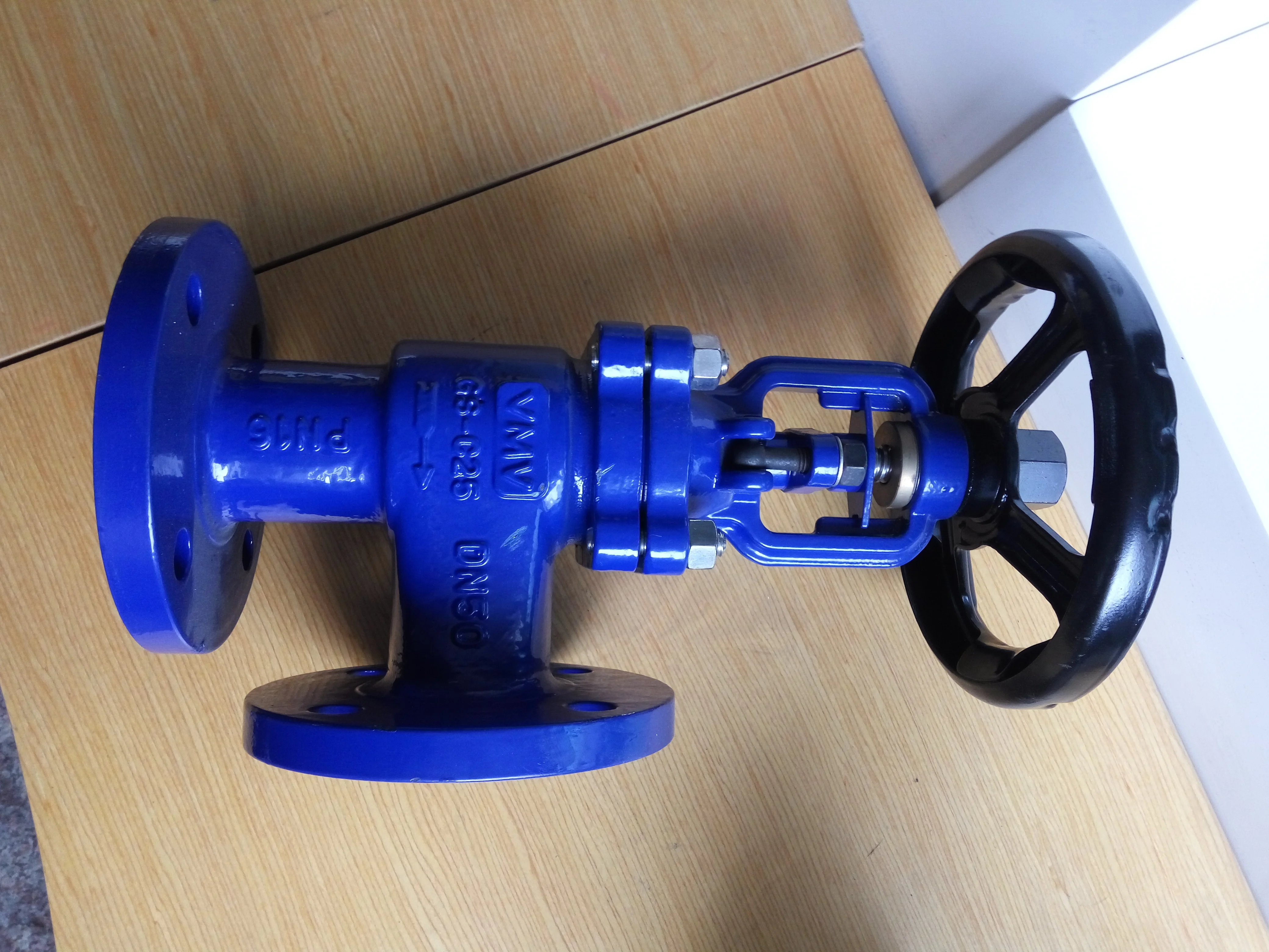 
China Wenzhou Manufacturer VMV Steam and Thermal Oil System WJ44 DIN Cast Steel PN16 PN40 angle TYPE Bellows Seal Globe Valve 