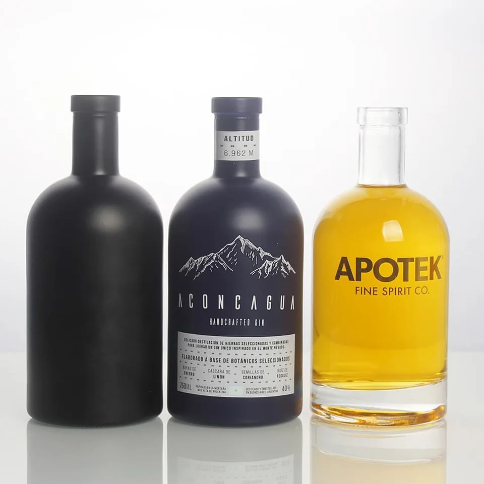 Classic design 750ml powder coating spirits alcohol glass bottle 700ml round Black Vodka glass bottle with cap