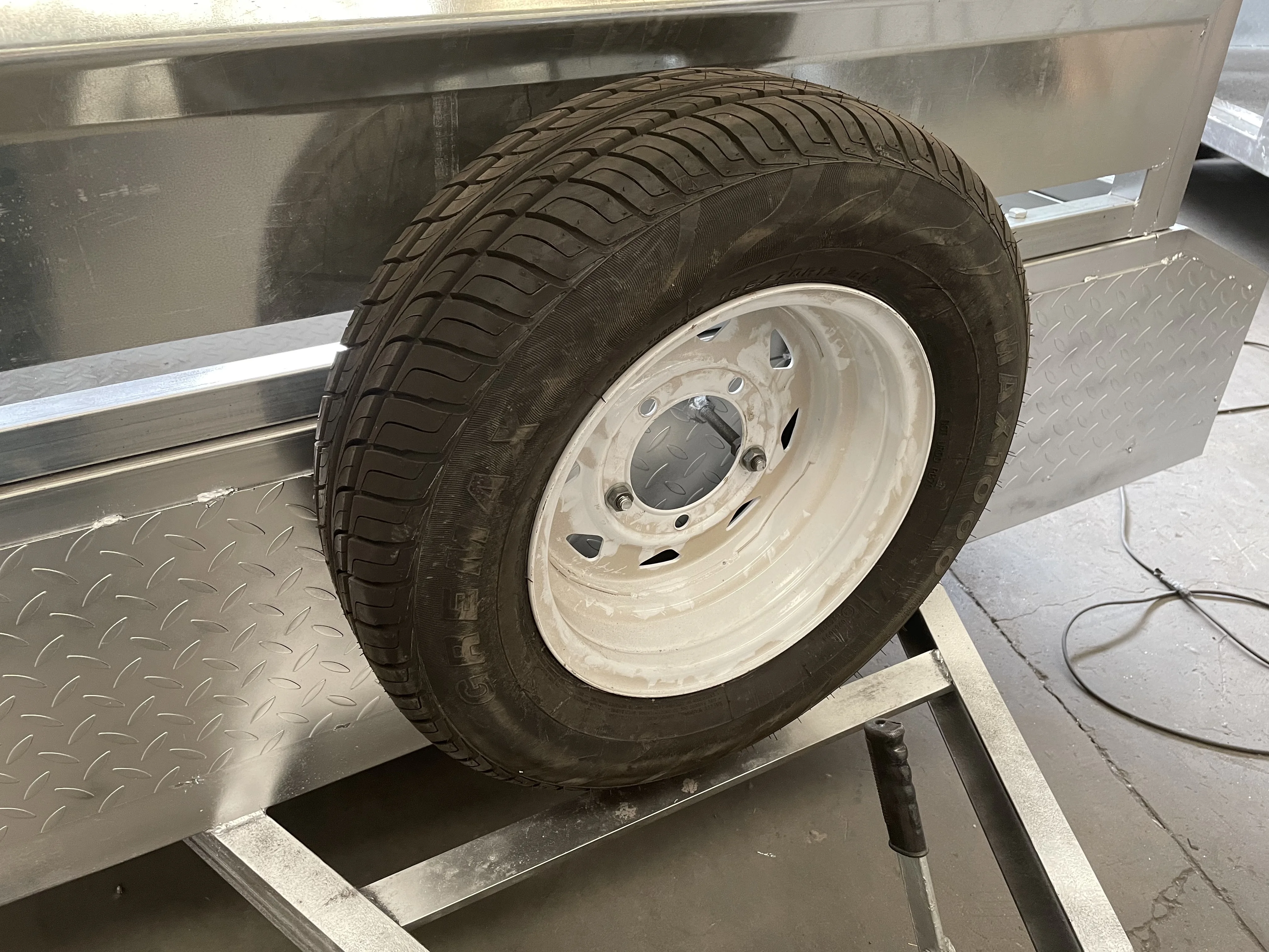 Galvanized Livestock Corral Portable Yard Trailer for Long-lasting Use