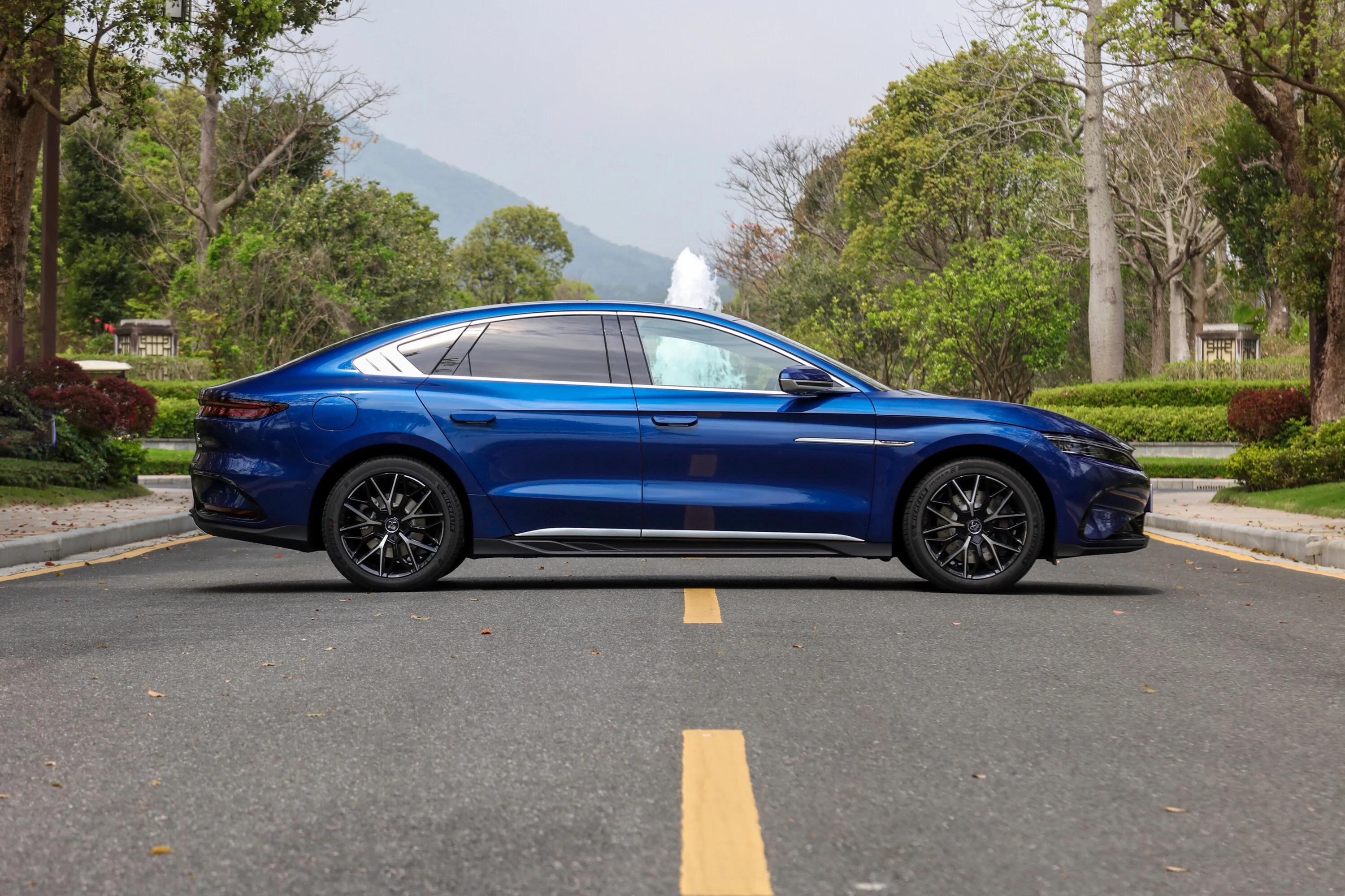 Cheap ID4 CROZZ  BYD SONG TANG HAN YUAN New Energy Car 2022