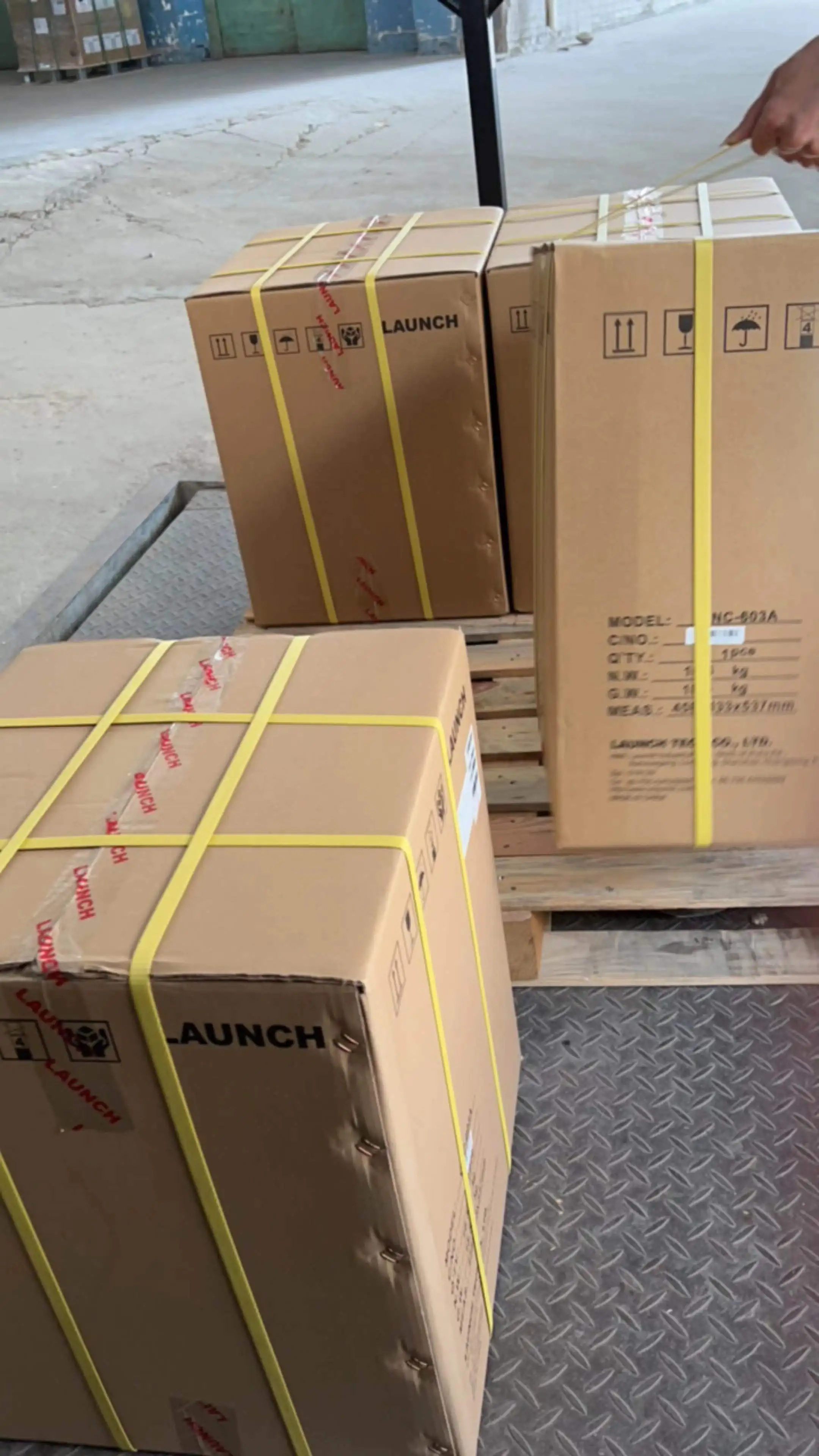 LAUNCH 2024 Global Version CNC603A Injector Cleaning Machine For All Cars Fuel Injector Cleaner And Tester