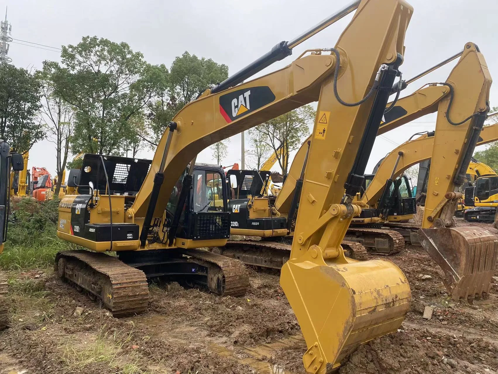 Most Competitive Price High Quality Bucket Teeth Used Excavator for Caterpillar Cat320D2 320dl komatsu pc55 200 Hitachi zx70