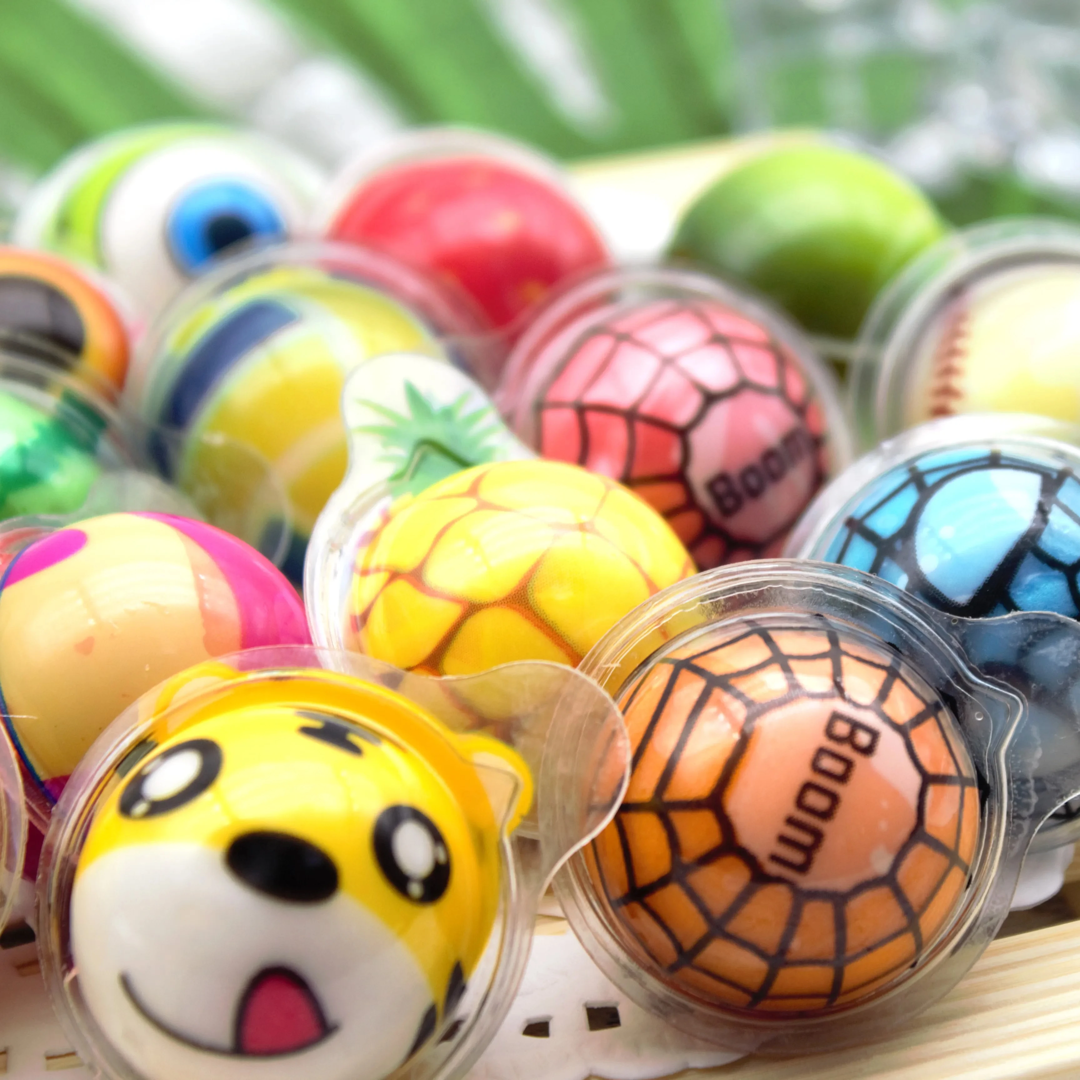 Hot Selling Gummy Jelly Candy with Jam Filling Wholesale Customization Halloween  Eyeball Sweets