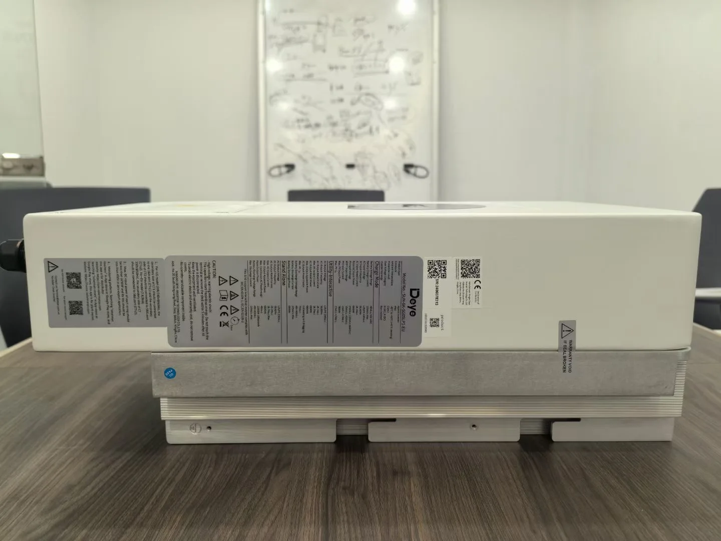 Гибридный SUN-6K-SG05LP1-EU-инвертор Deye 6 кВт однофазный 230 В 2 МППт 48 низкая мощность 60 Гц