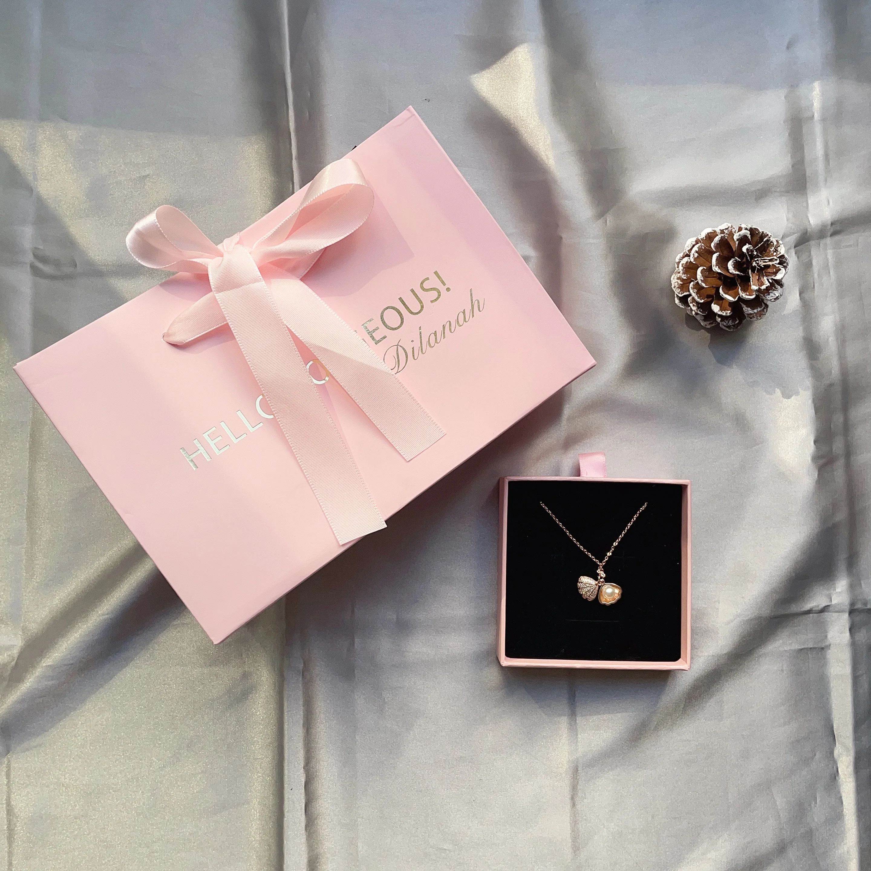 Роскошный розовый бумажный пакет с логотипом на заказ упаковка для ювелирных изделий париков одежды платьев свадебных подарков сумки покупок бантом