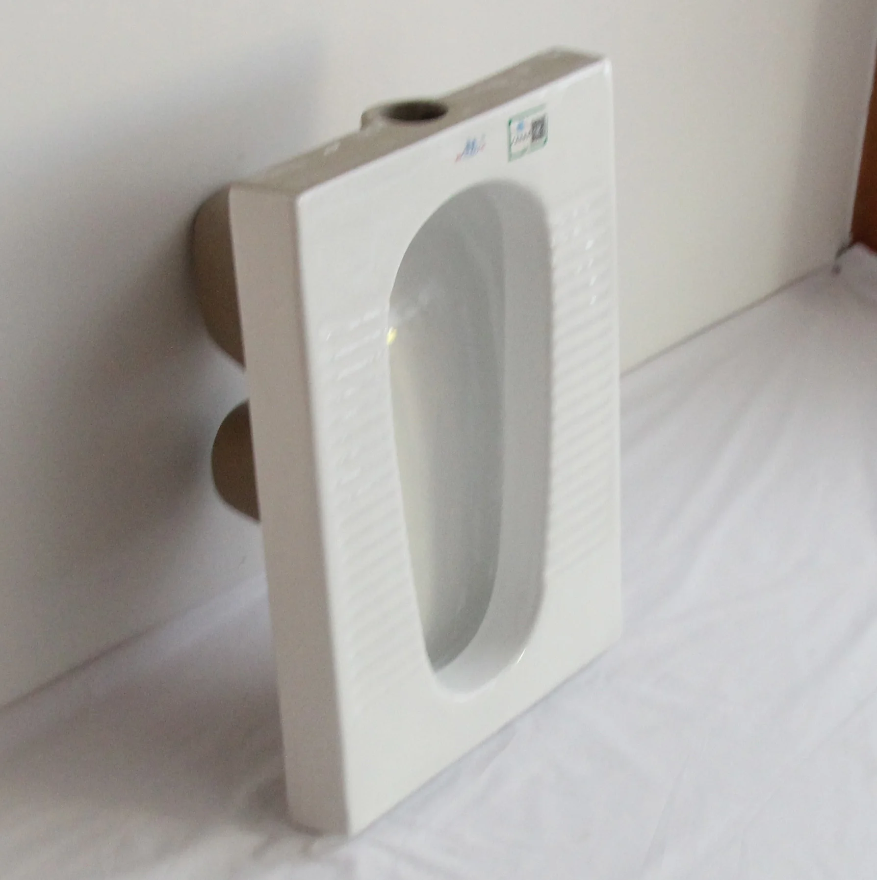 Easy Clean Install Factory Price Ceramic Bathroom Squatting WC Pan Saving