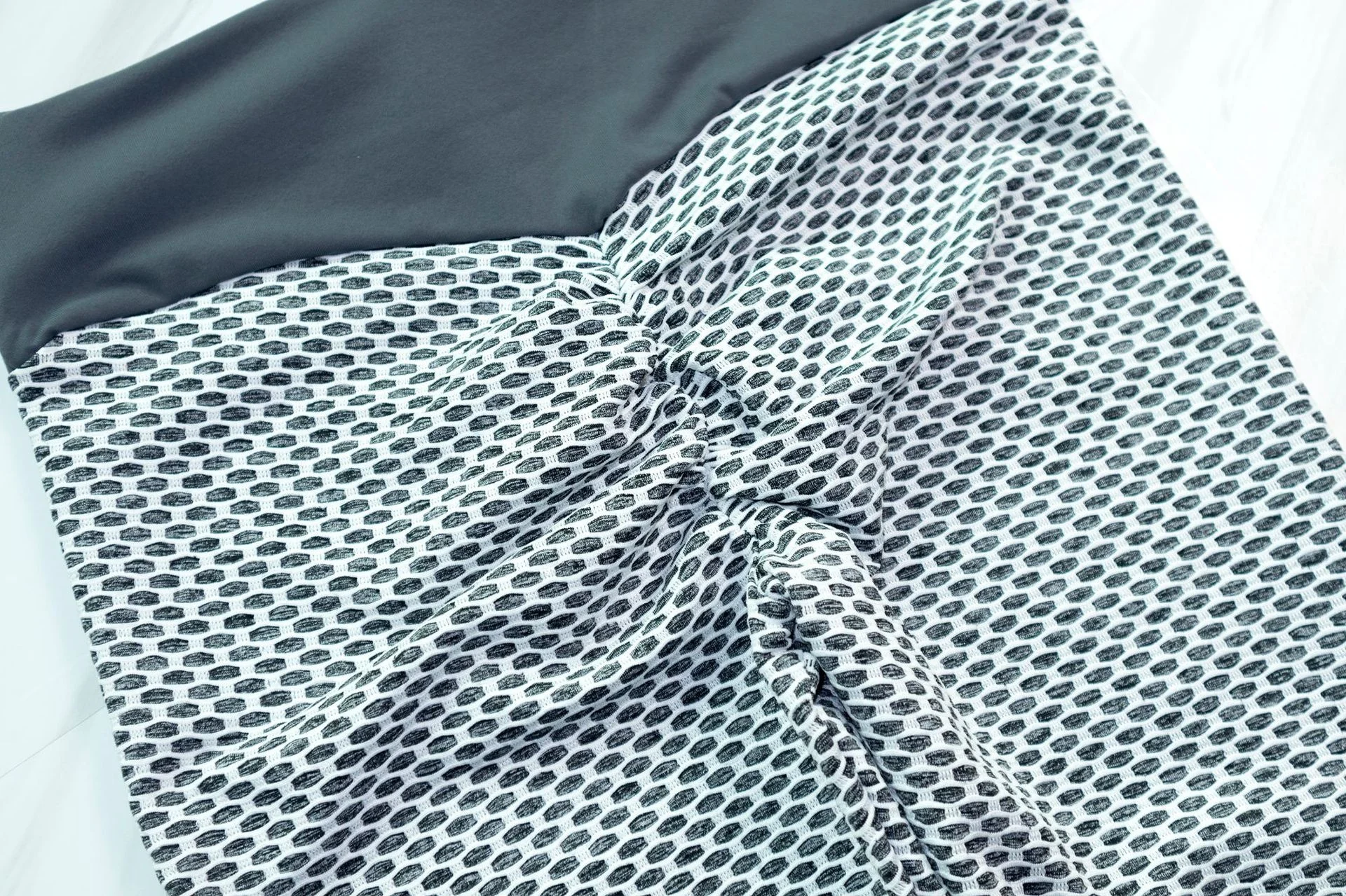 Women Sport Tight-Fitting Butt Lifting High Waist Honeycomb Jacquard Yoga Pants Stretchy Workout Leggings