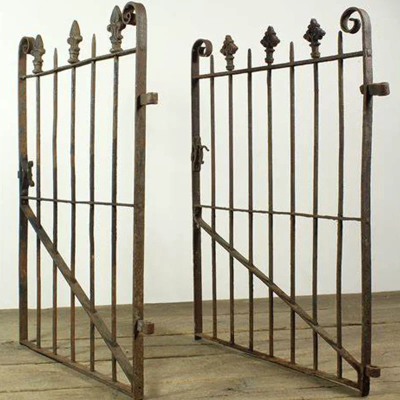 ornamental Wrought Iron Fences with spear top