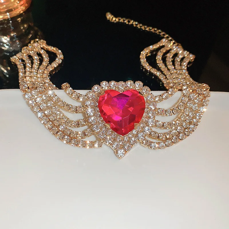 Copper diamond inlaid five row love Accessories exaggerated high-end collarbone chain fashionable light luxurious necklace