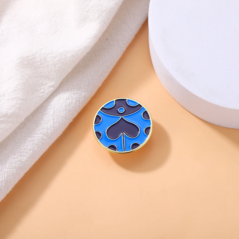 QINGQI Supports Custom Enamel Needle Seven-star Ladybird Shaped Brooch Wrap Clothing Lapel Pin Crcular Badge Jewelry Friends