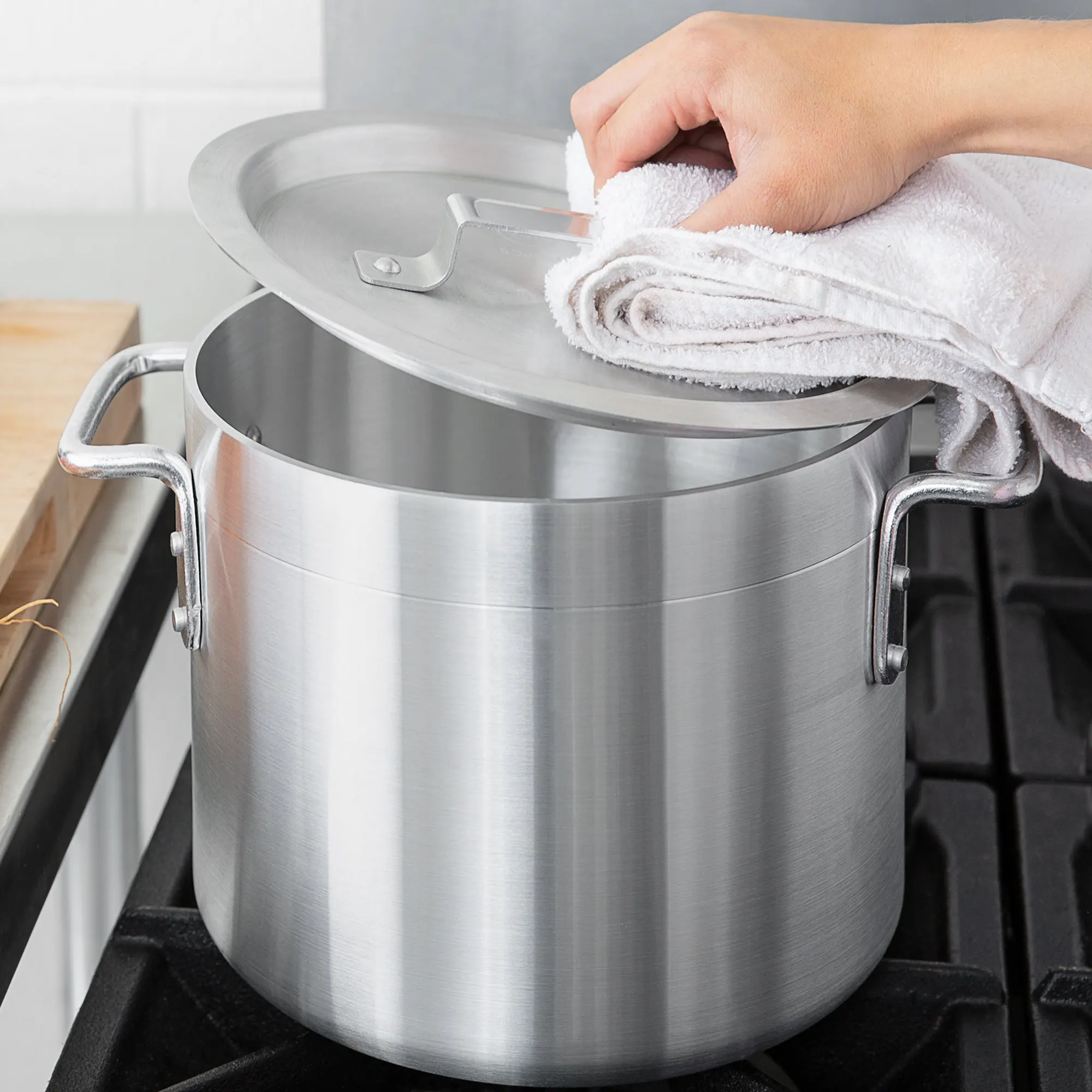 5-Piece Standard Weight Aluminum Stock Pot Set with 20QT, 24QT, 32QT, 40QT, and 52 QT Pots and 5 Pot Covers