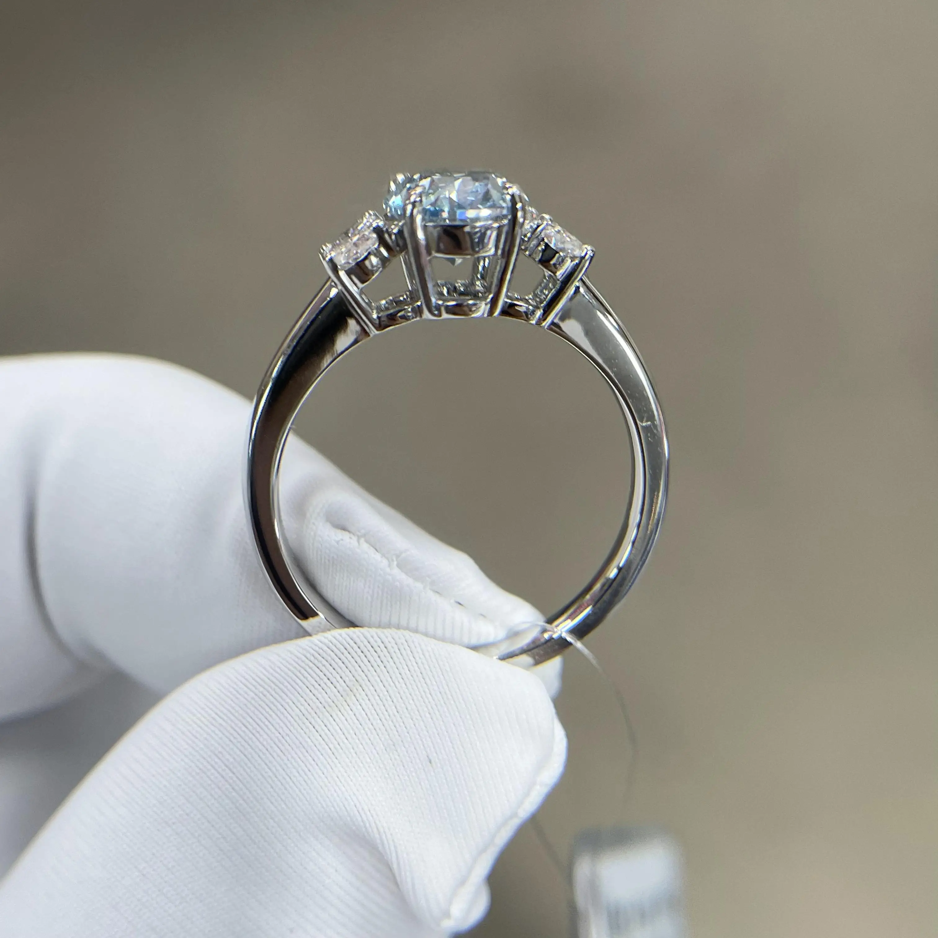 18K White Gold Set With Laboratory Created 1.6ct Synthetic Blue Oval Cut Diamond Ring Certified By IGI