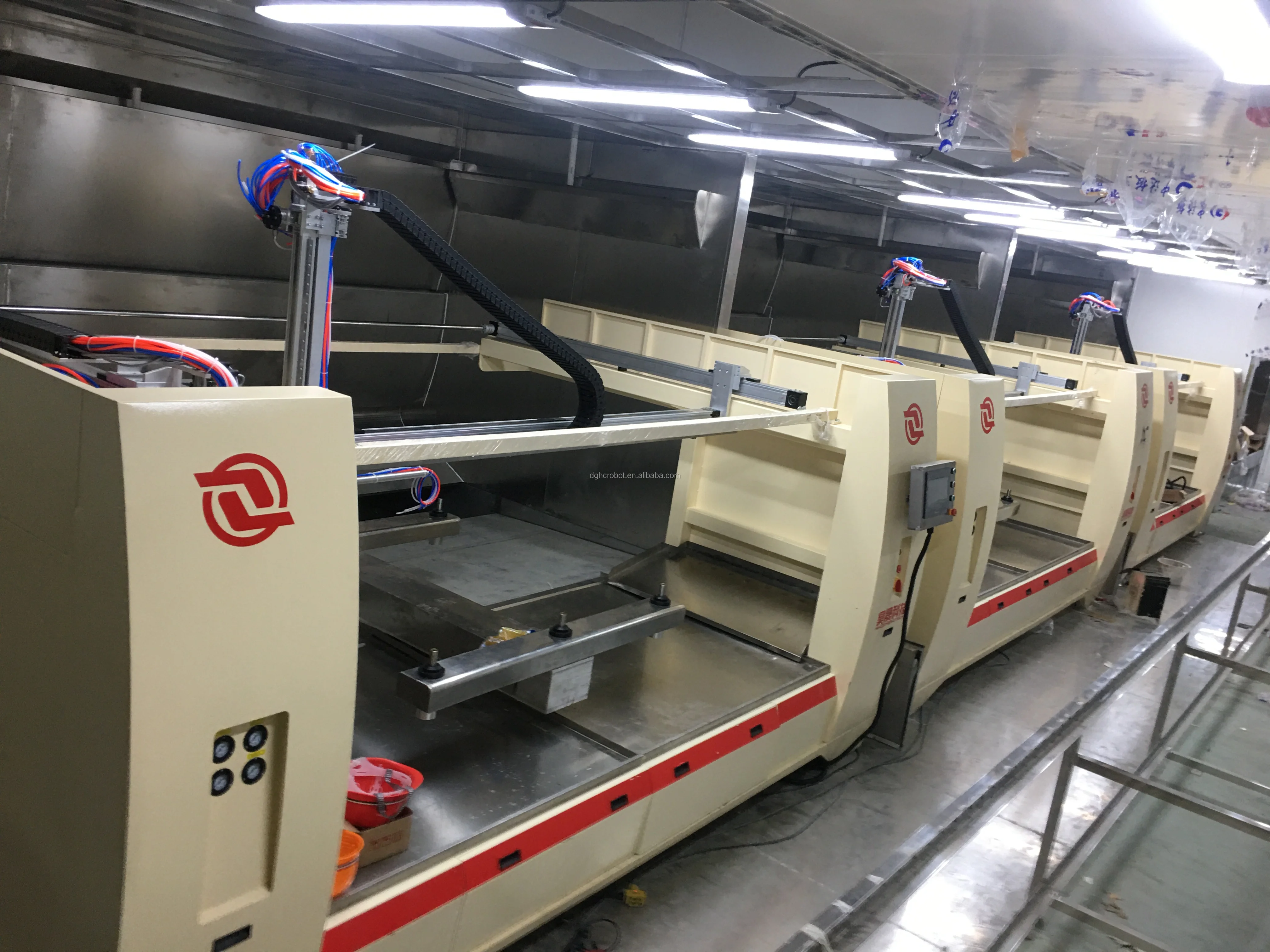 2021 China High Quality Automatic  spray painting machine for Glass and wood