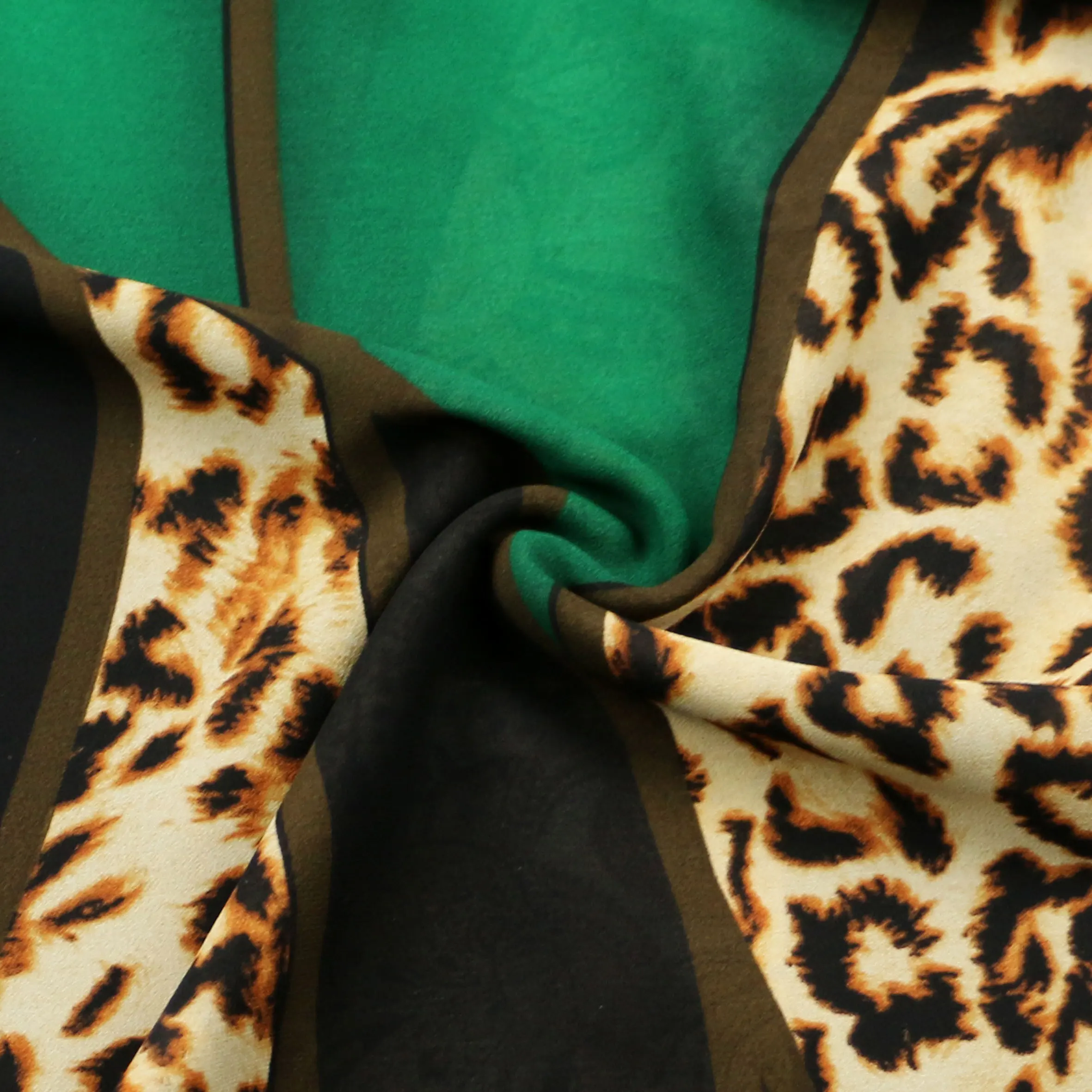 WI-A08 Hot sale leopard pattern 100% polyester georgette chiffon stock printing fabric for abaya