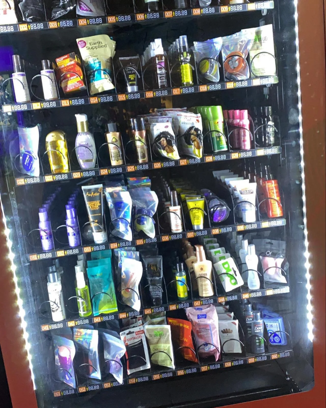 FOCUSVEND Cotton Candy Vending Machines for Sale Supports Customization
