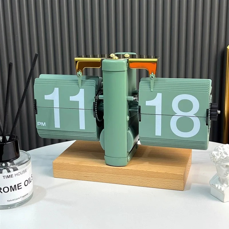 Small Scale Game Sports Timer Table Clock Retro Flip Over Clock Stainless Steel Flip Internal Gear Operated Quartz Clock watch
