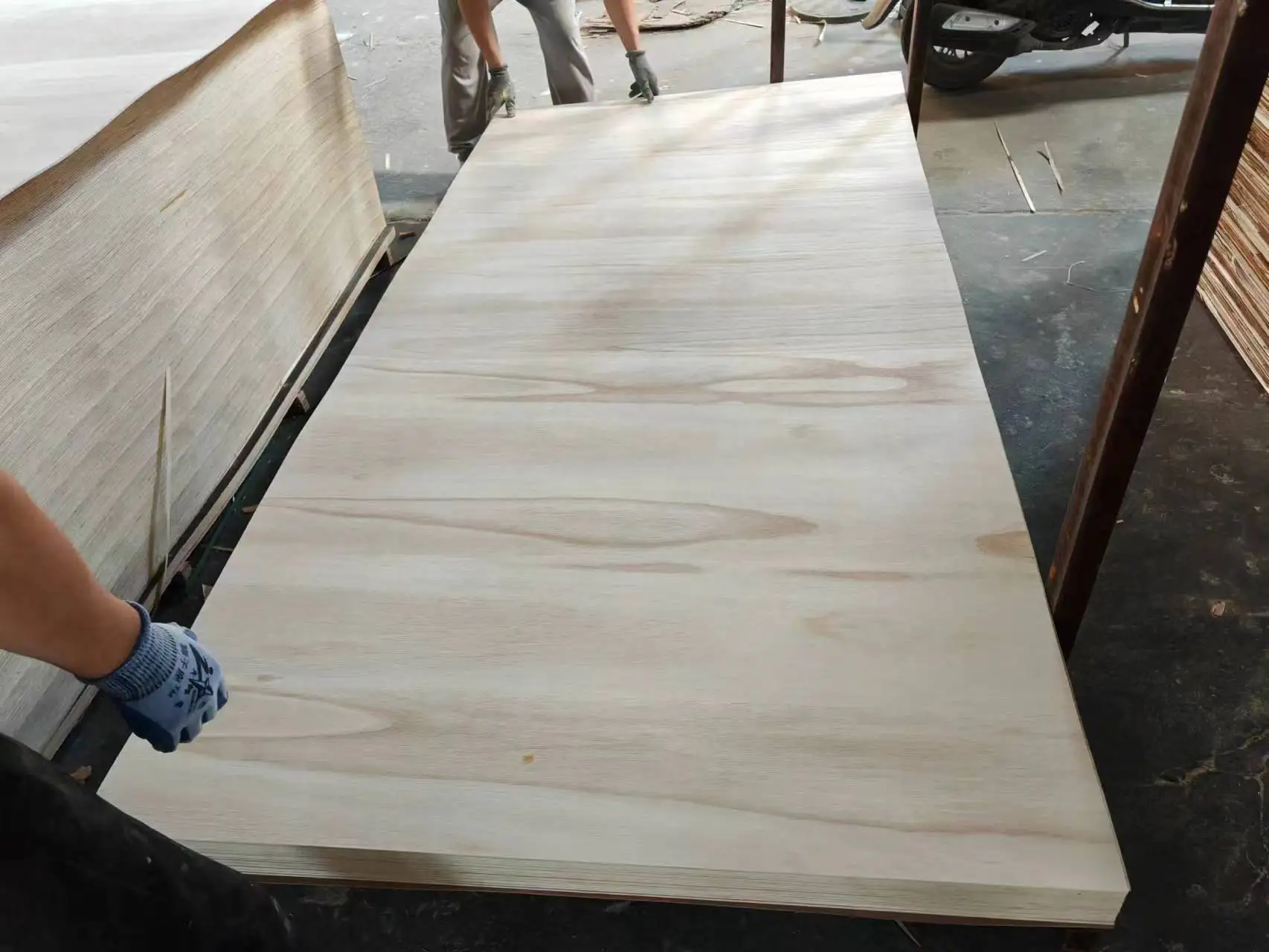 1.5--6MM Natural Wood Sheets Cutting Commercial Basswood Plywood/6/9/12/15/18MM Commercial Plywood