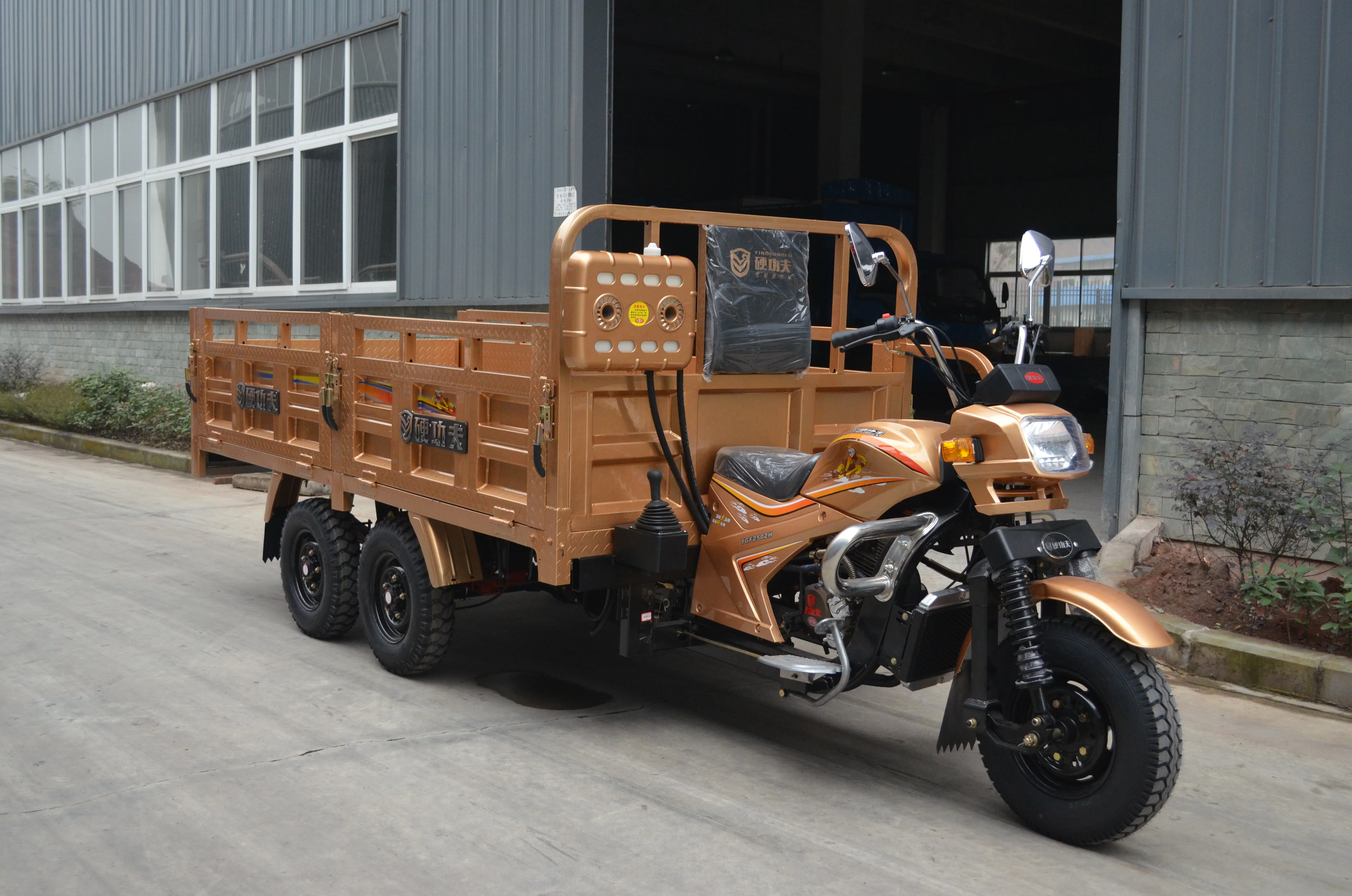 Gas powered farm five wheel cargo tricycle/double rear axle five wheel cargo tricycle with double carriages