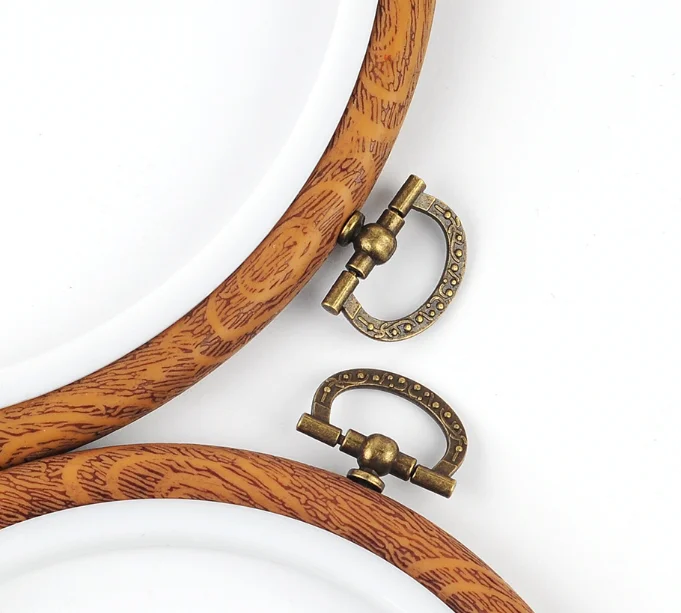 Charmkey Wholesale 4 Inch Bamboo Embroidery Hoops Round Wooden Circle Cross Stitch Hoop for Art Craft